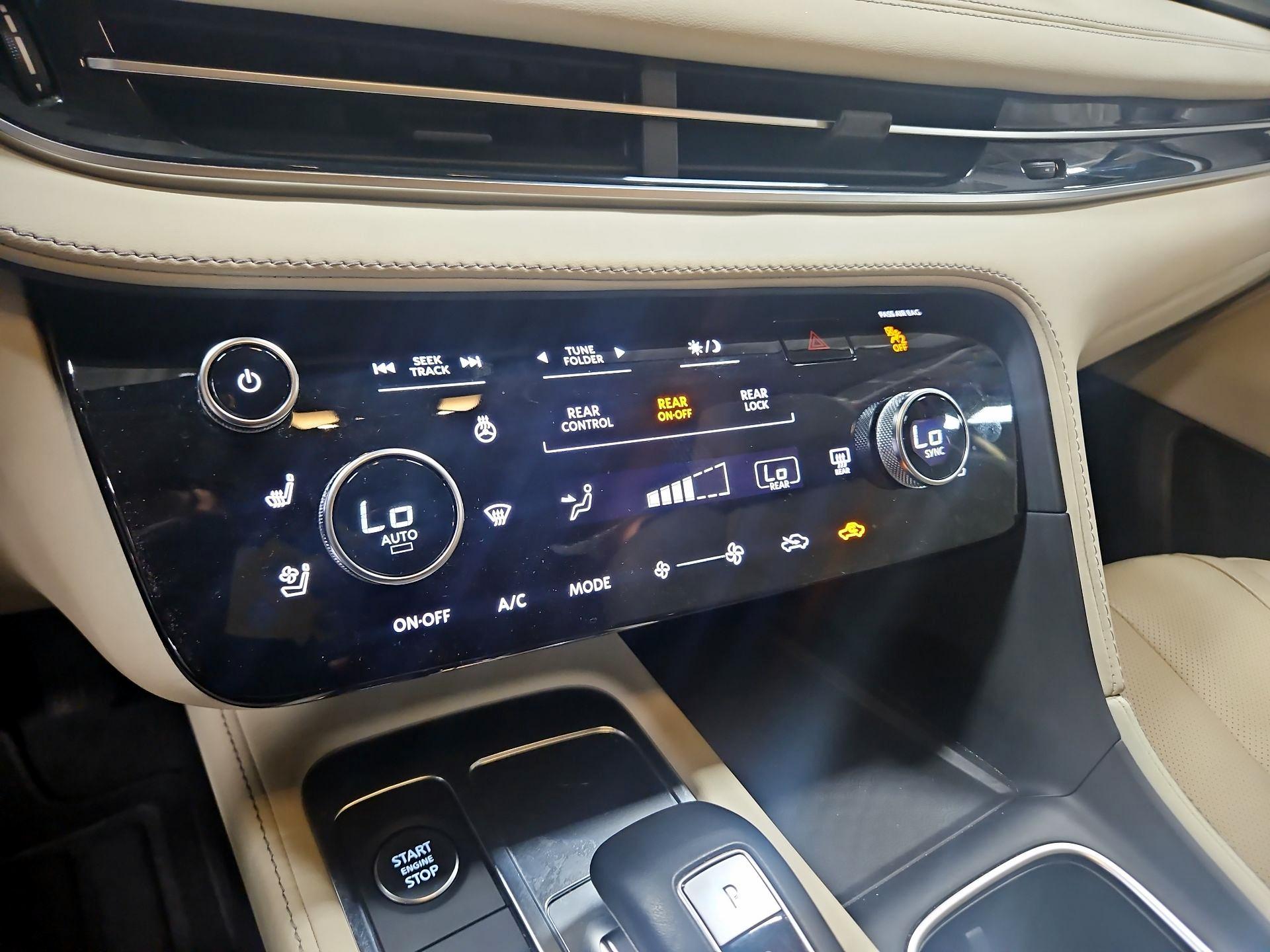 Thumbnail: 2023 INFINITI QX60 - 15