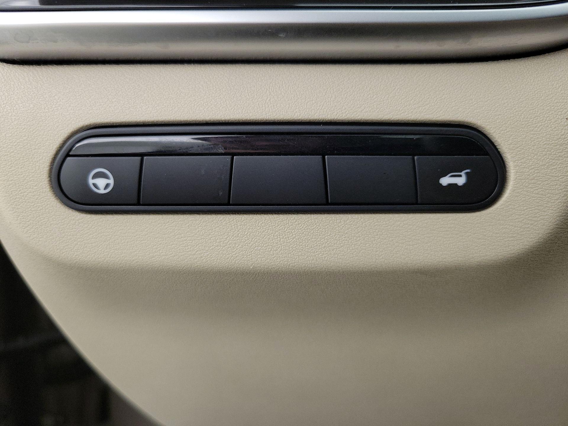 Thumbnail: 2023 INFINITI QX60 - 13