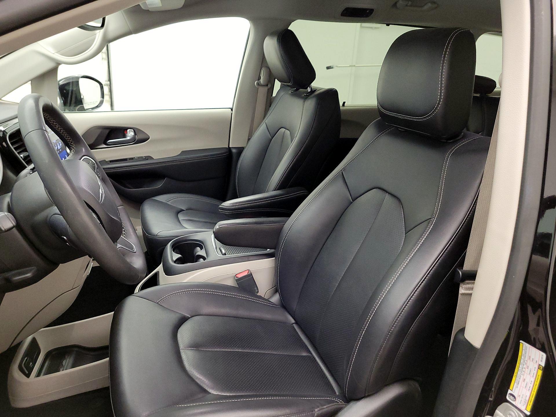 Thumbnail: 2024 Chrysler Pacifica - 11