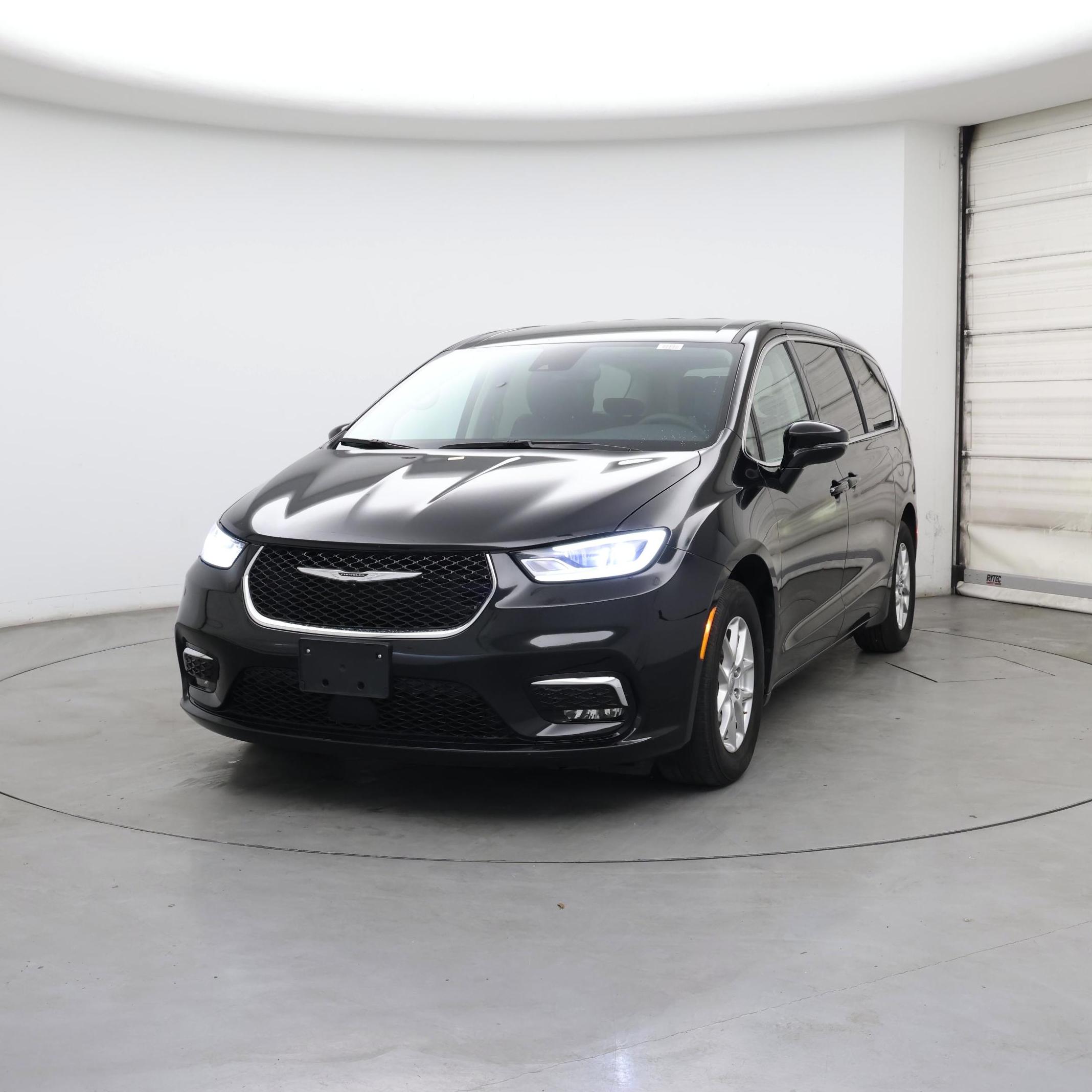 Thumbnail: 2024 Chrysler Pacifica - 4