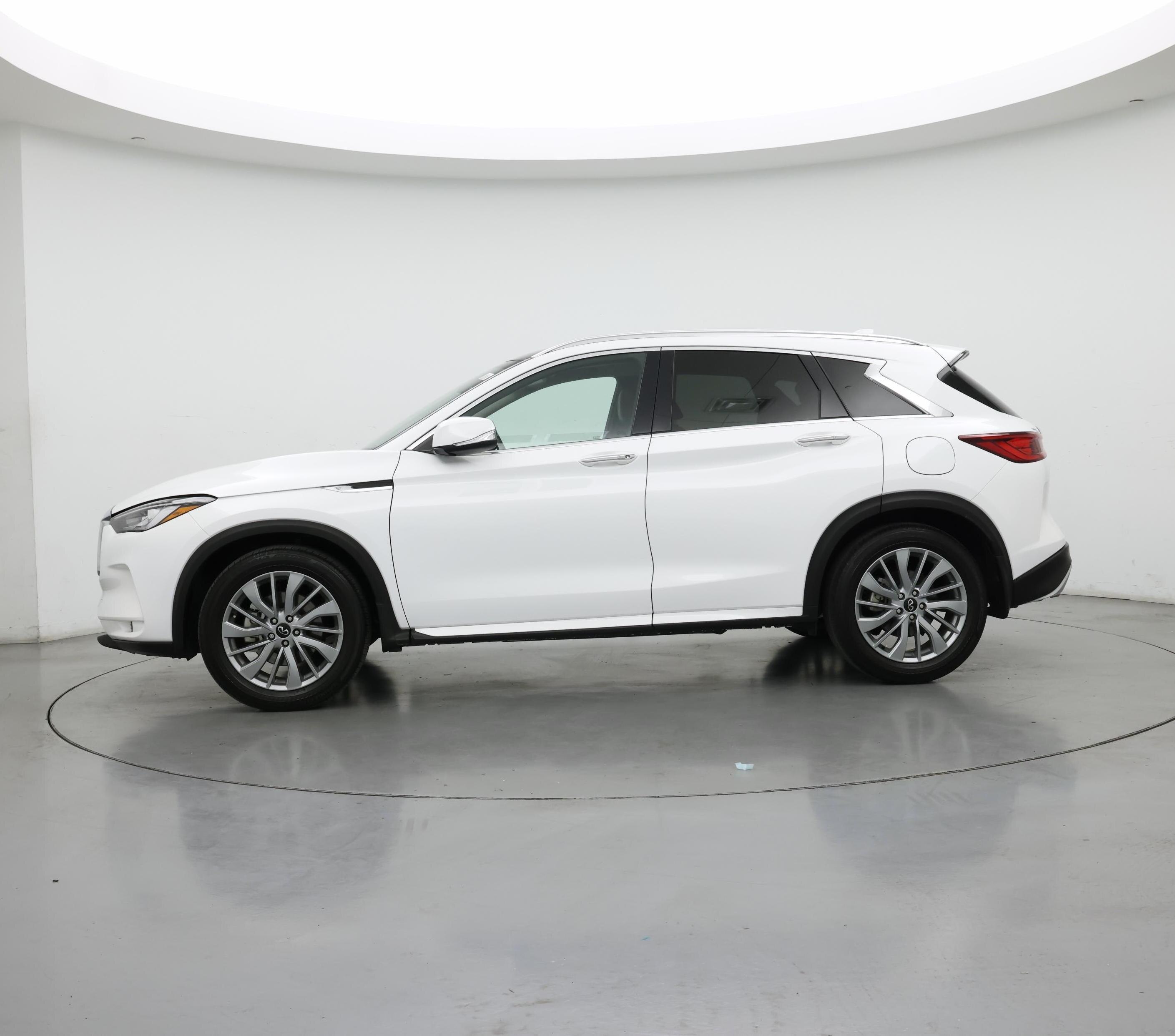 Thumbnail: 2023 INFINITI QX50 - 3