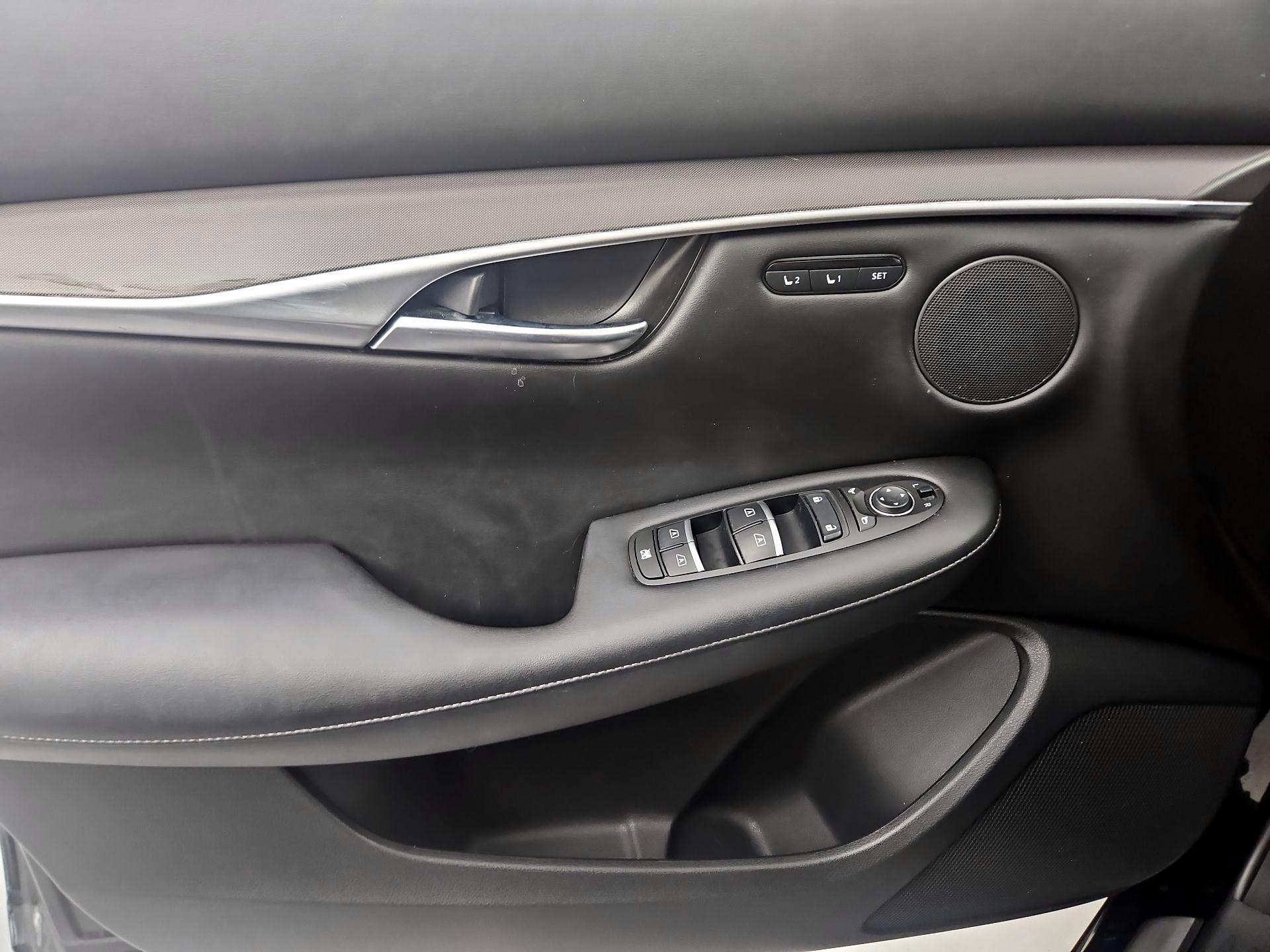 Thumbnail: 2023 INFINITI QX50 - 12