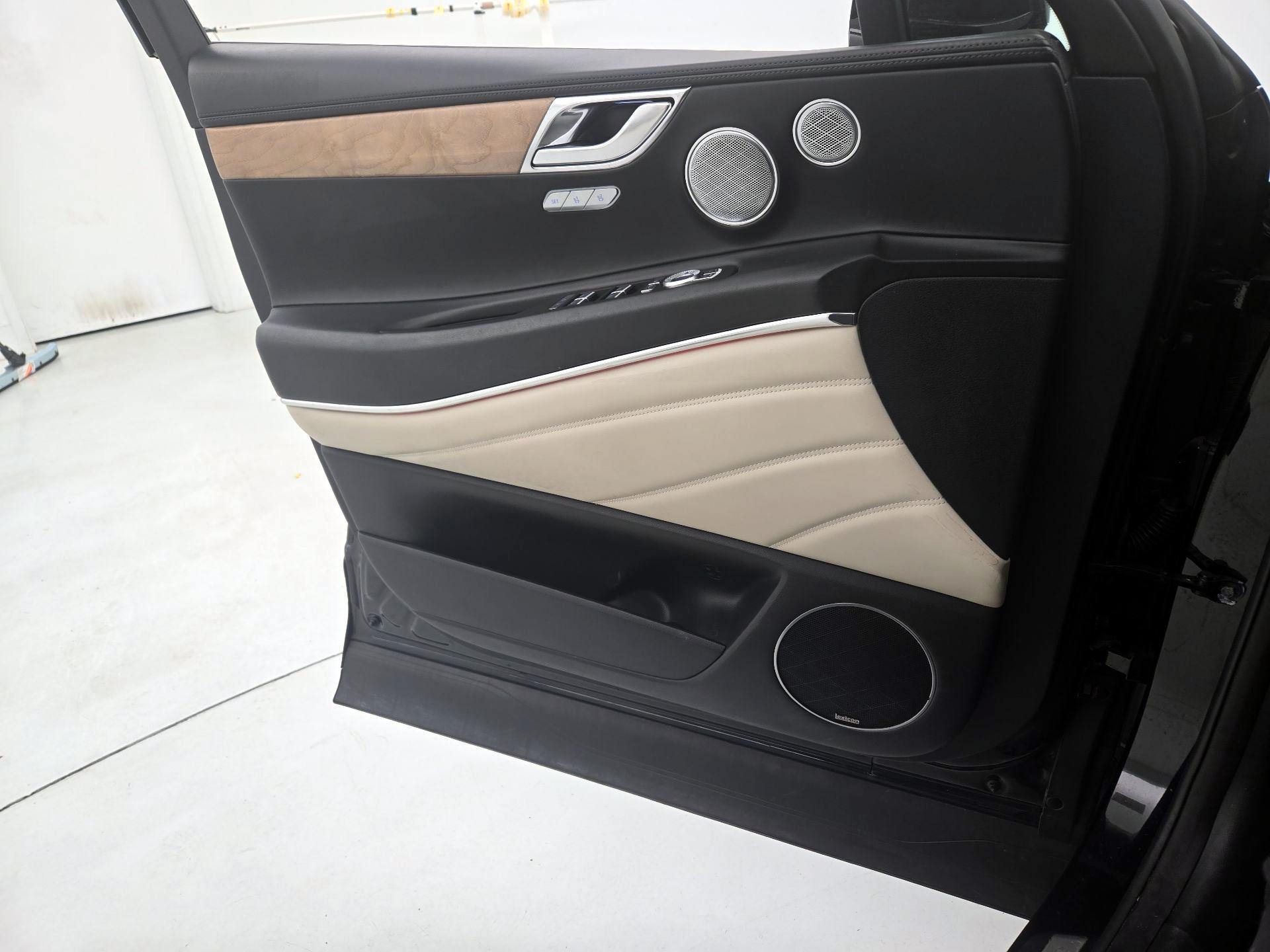 Thumbnail: 2023 Genesis GV80 - 12