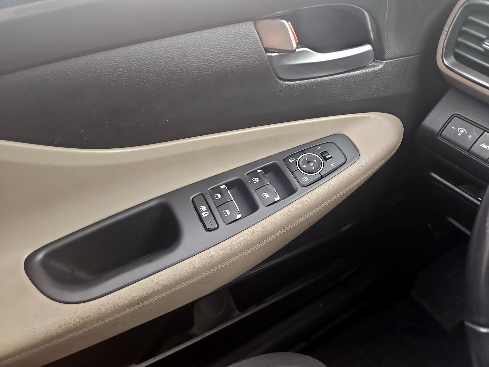 Thumbnail: 2023 Hyundai Santa Fe - 12