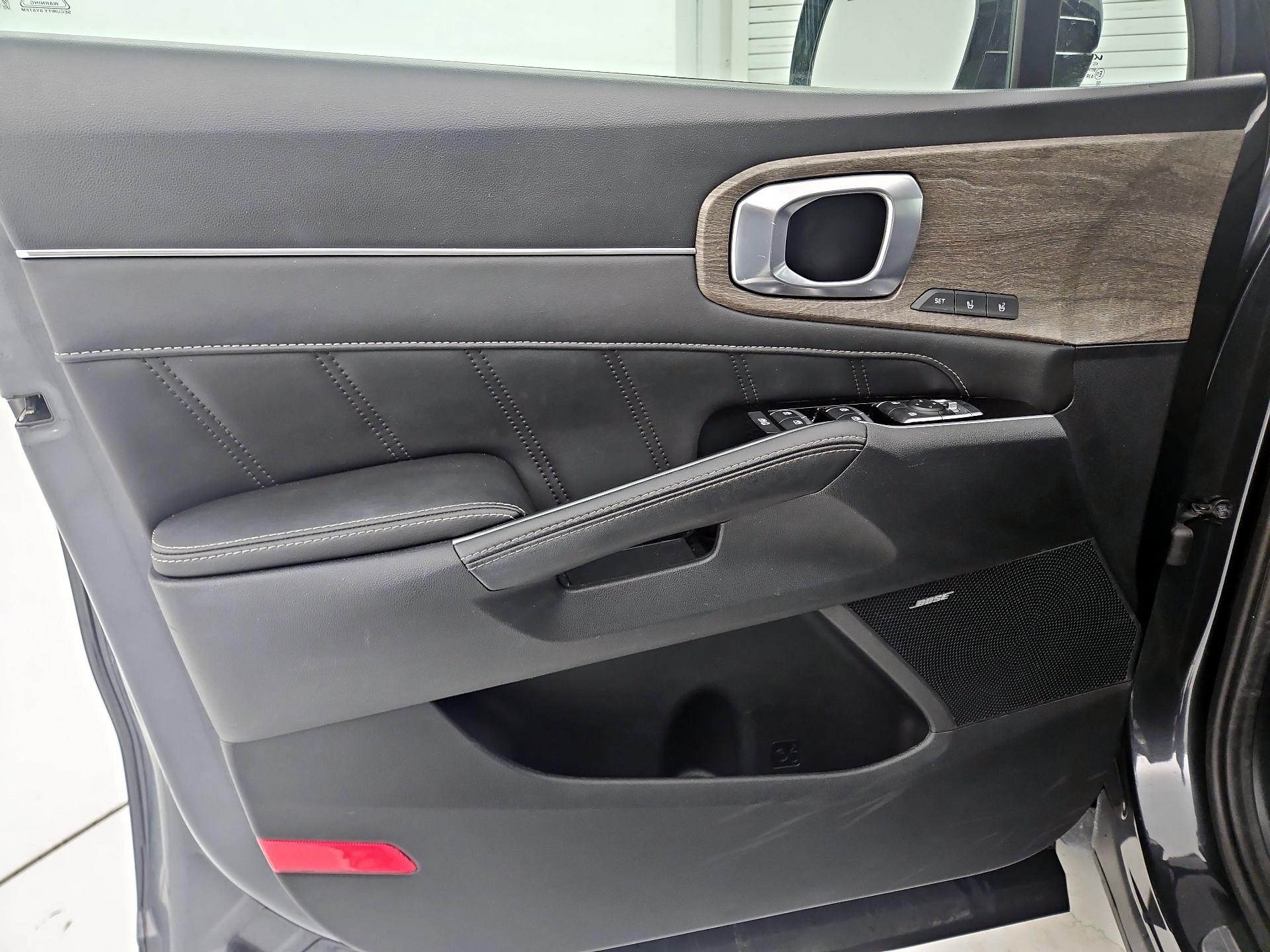 Thumbnail: 2022 Kia Sorento - 12