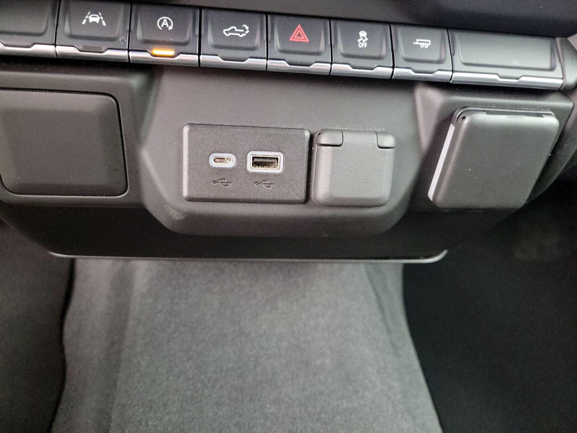 Thumbnail: 2022 Chevrolet Silverado 1500 - 18