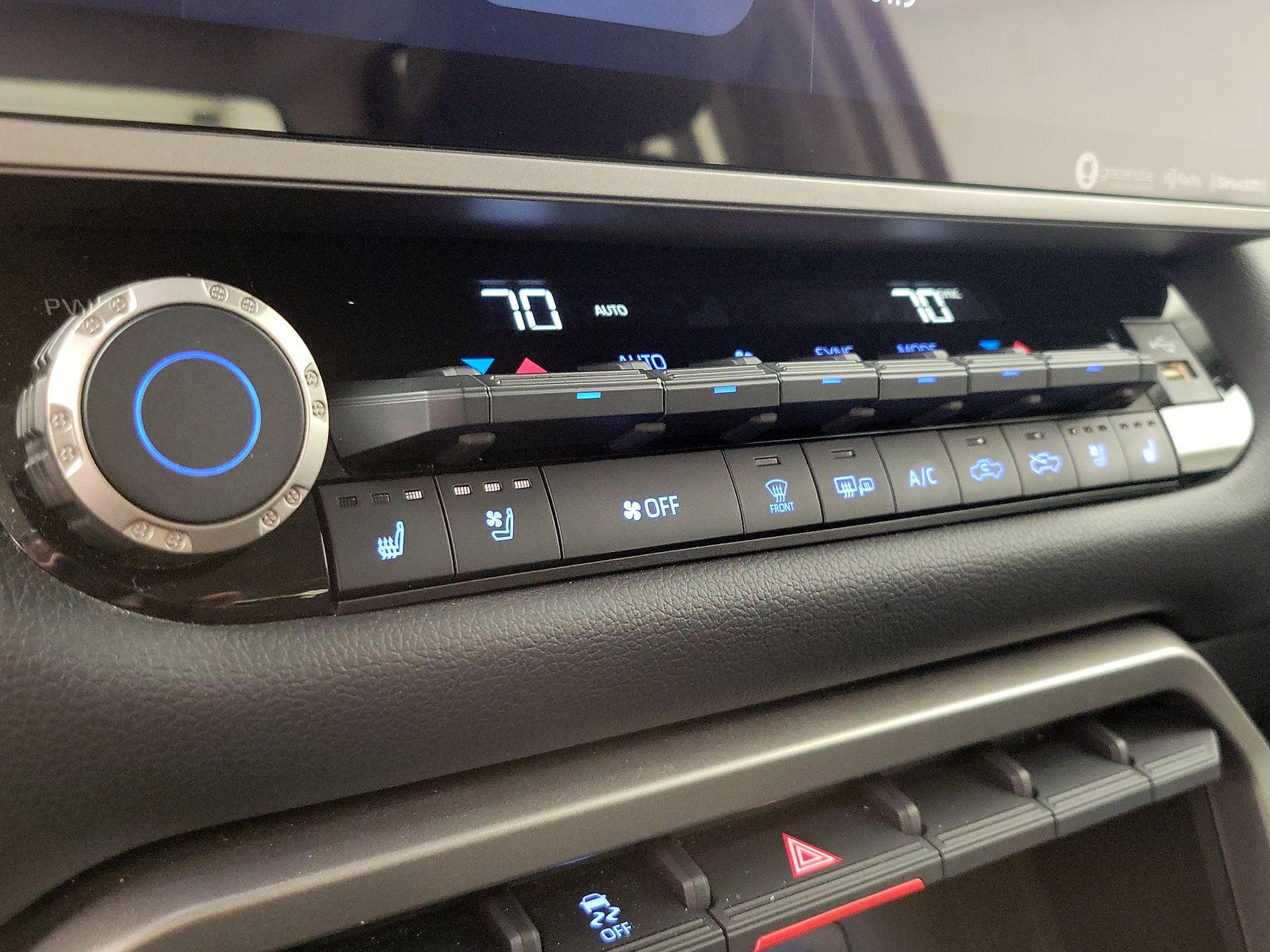 Thumbnail: 2023 Toyota Tundra - 16