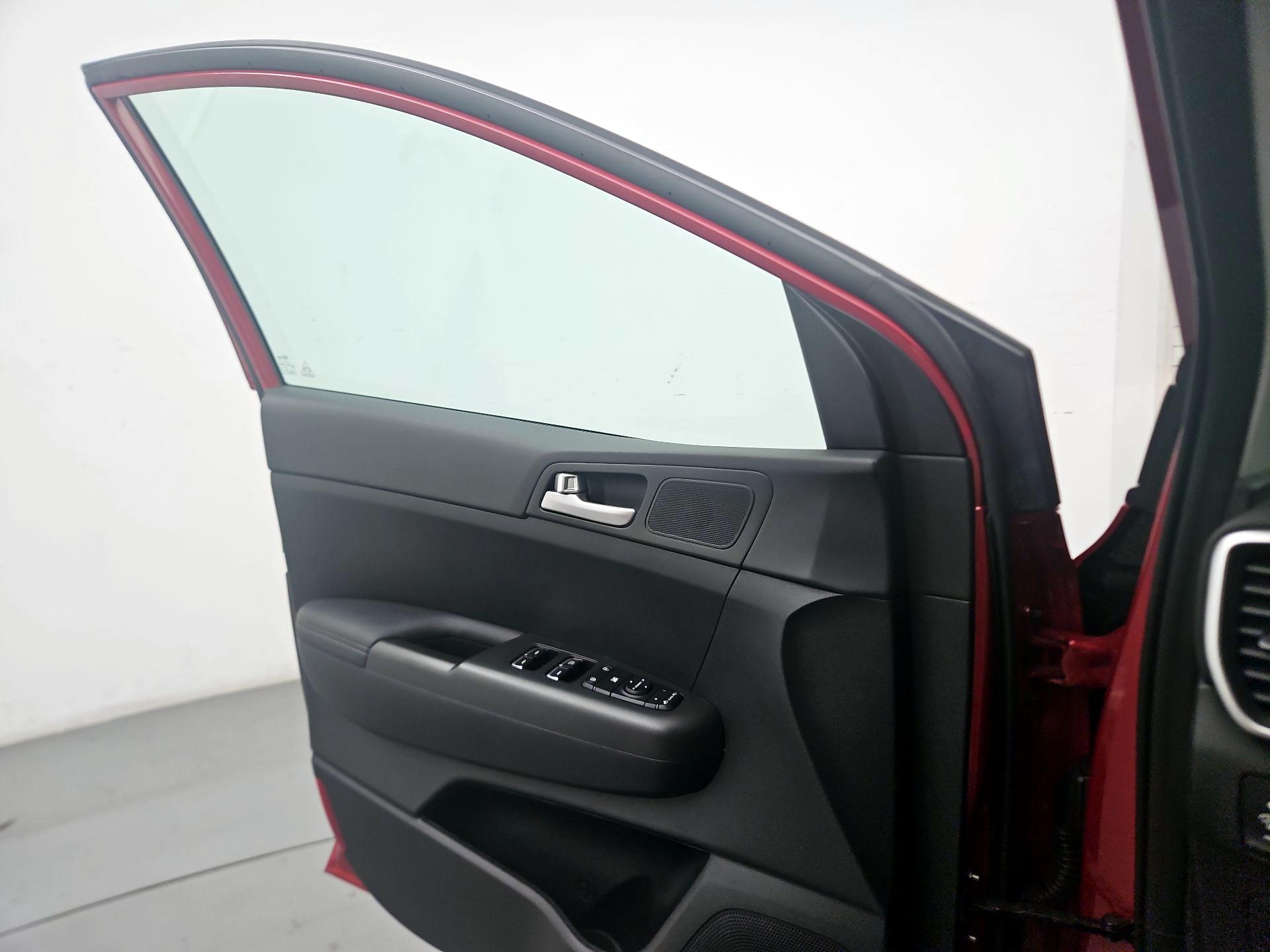 Thumbnail: 2022 Kia Sportage - 12