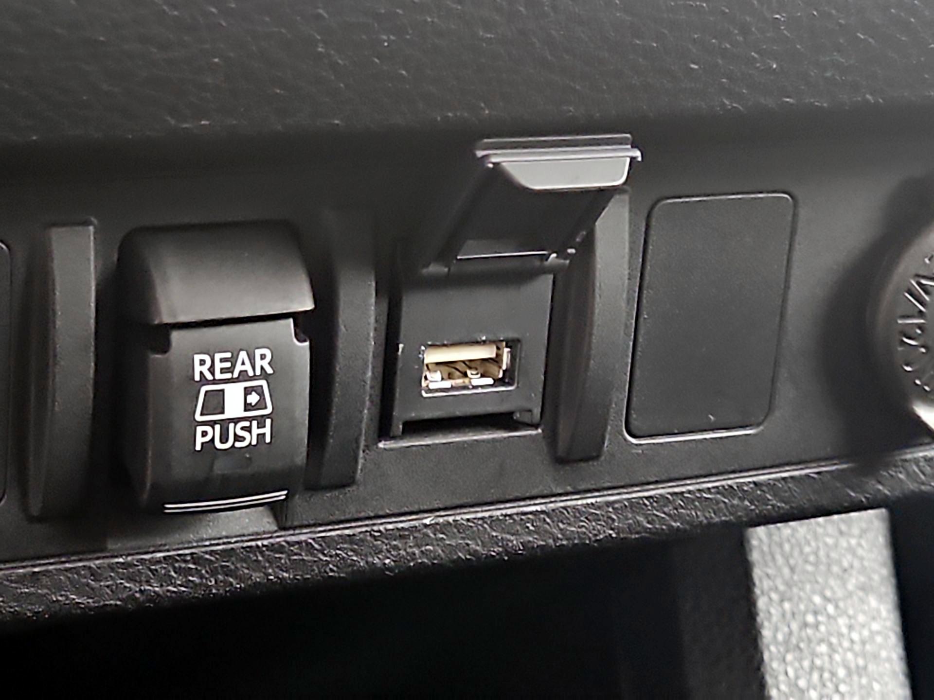 Thumbnail: 2023 Toyota Tacoma - 18