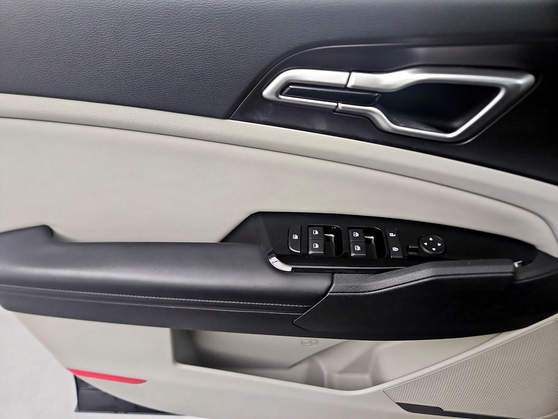 Thumbnail: 2023 Kia Sportage - 12