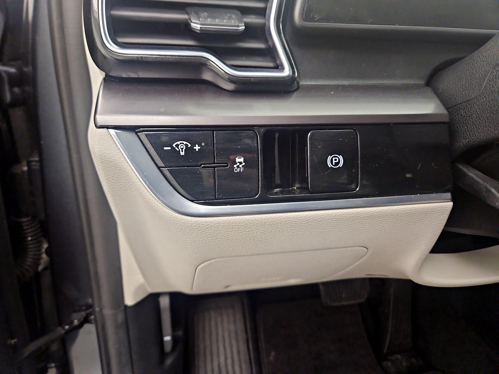 Thumbnail: 2023 Kia Sportage - 13