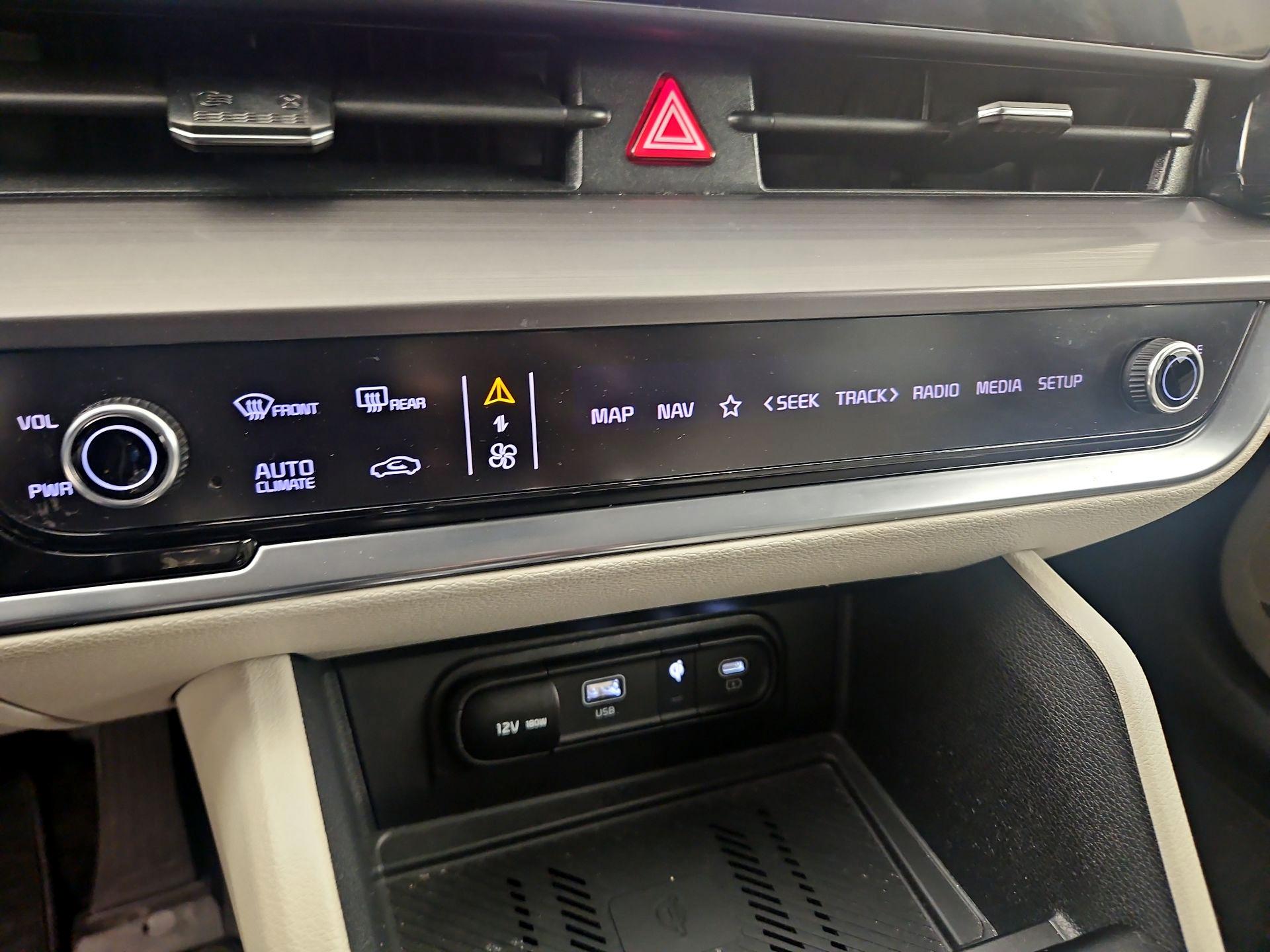 Thumbnail: 2023 Kia Sportage - 16