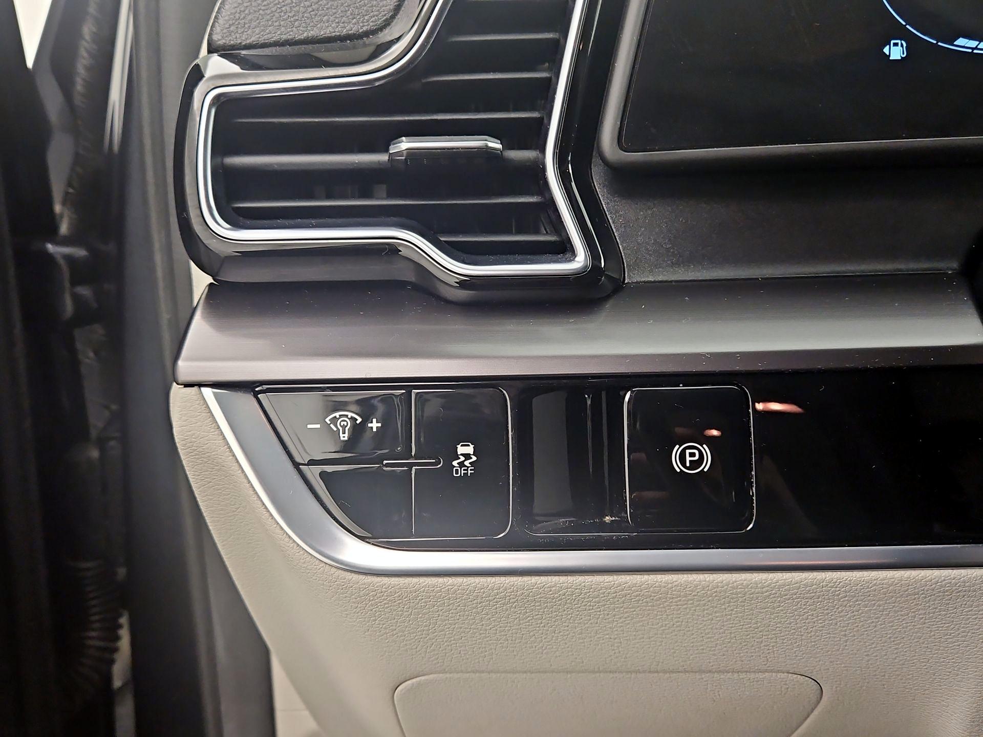 Thumbnail: 2023 Kia Sportage - 13