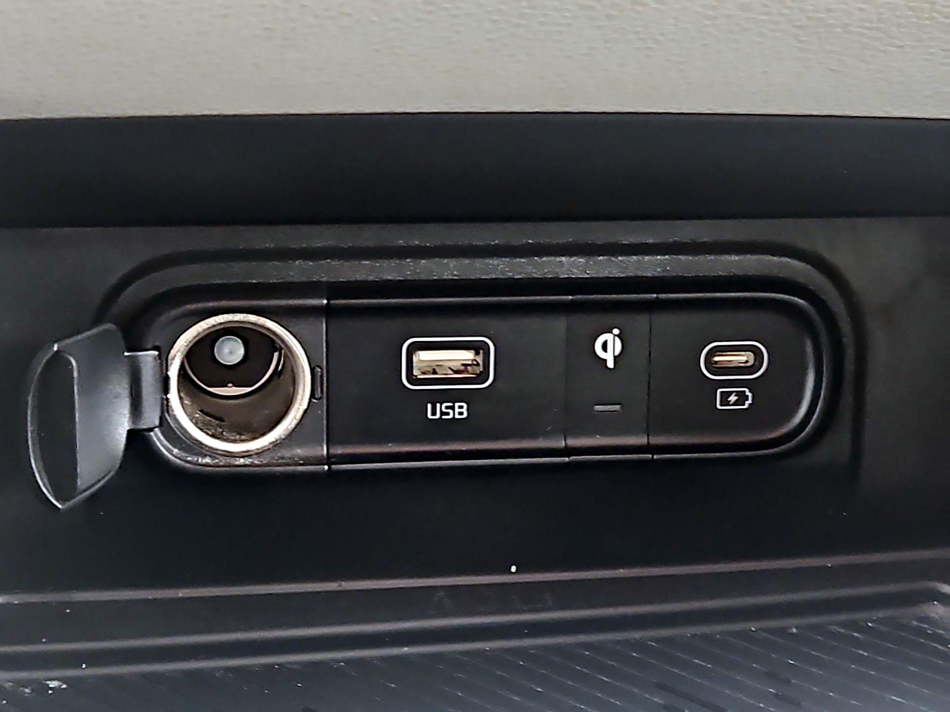 Thumbnail: 2023 Kia Sportage - 19