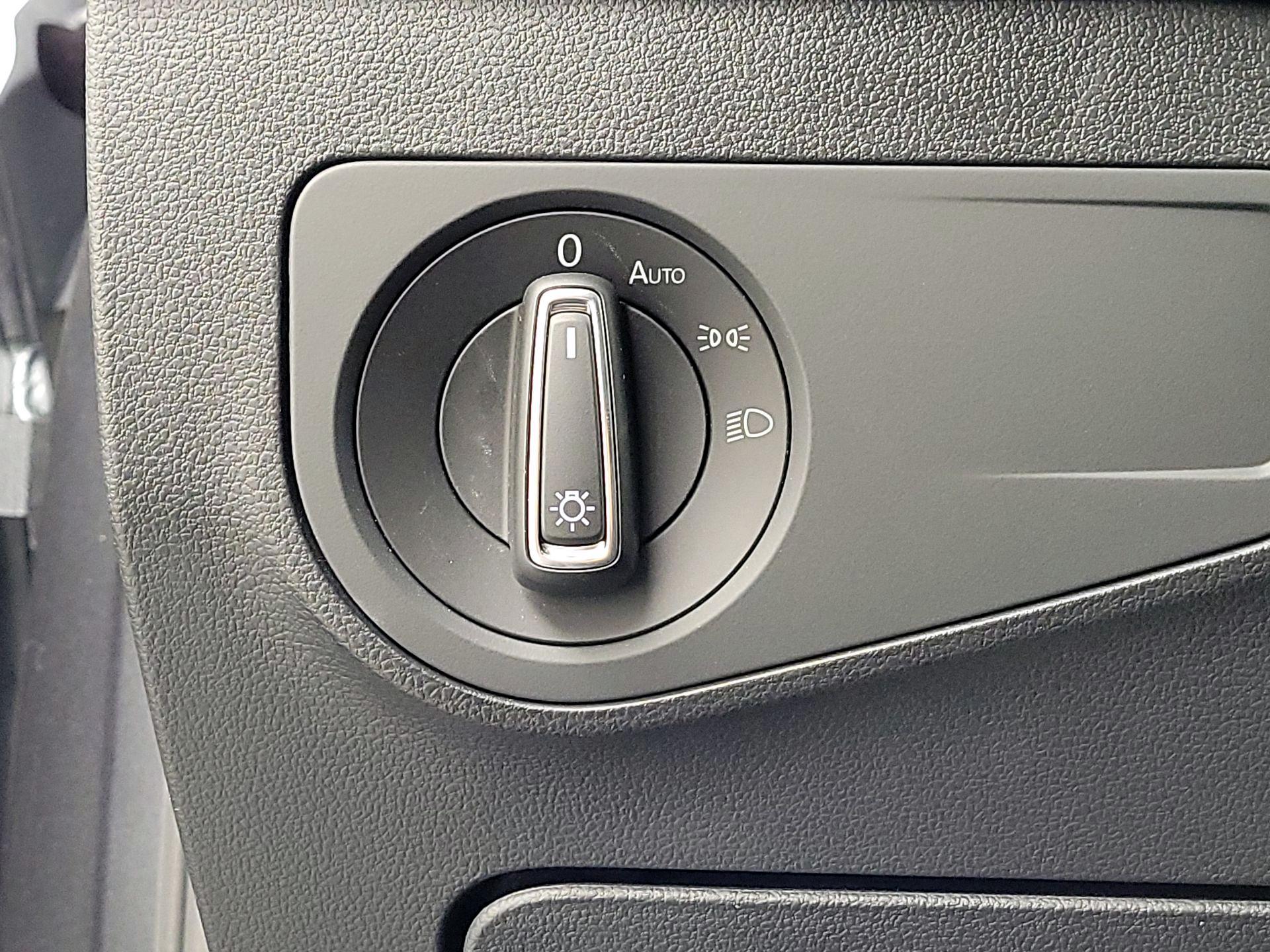 Thumbnail: 2022 Volkswagen Tiguan - 13