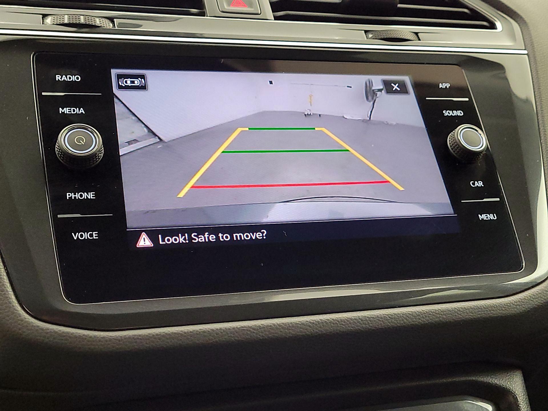 Thumbnail: 2022 Volkswagen Tiguan - 14