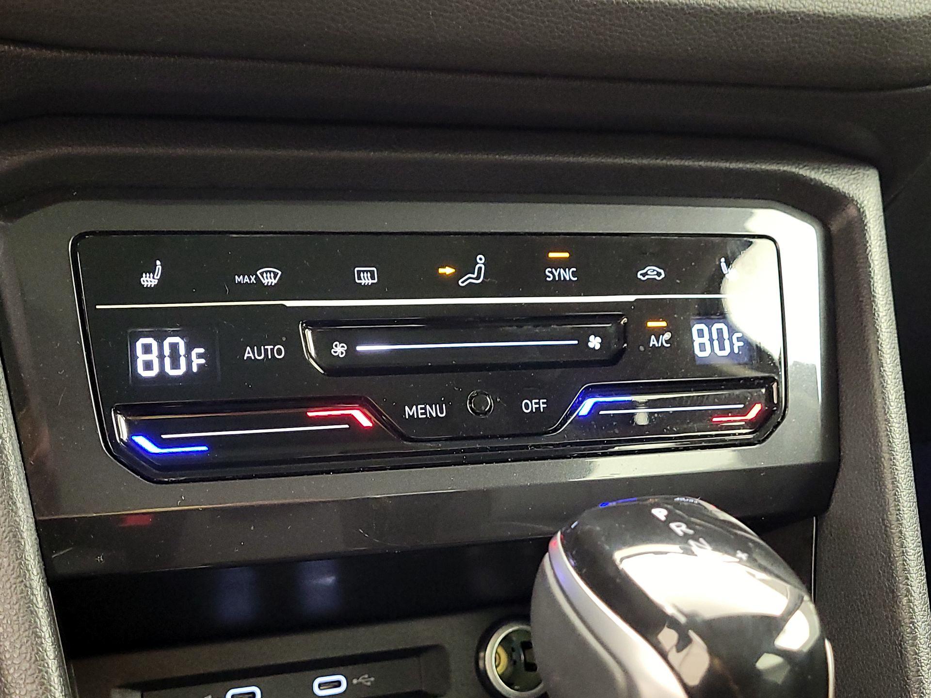 Thumbnail: 2022 Volkswagen Tiguan - 16