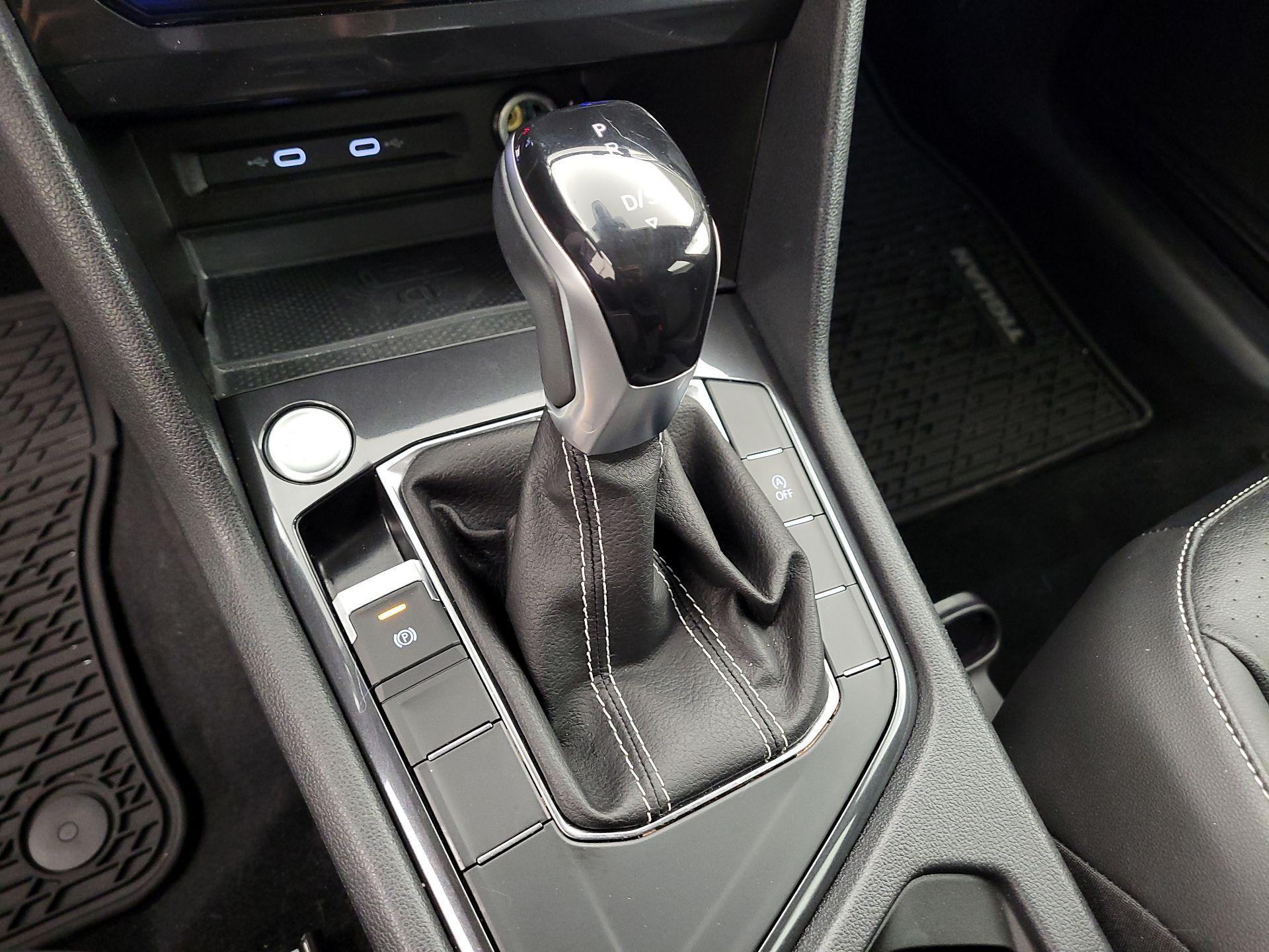 Thumbnail: 2022 Volkswagen Tiguan - 17