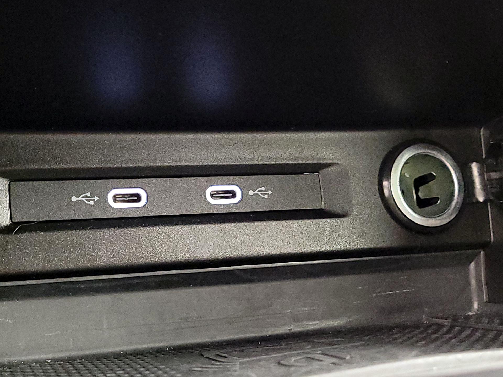 Thumbnail: 2022 Volkswagen Tiguan - 18