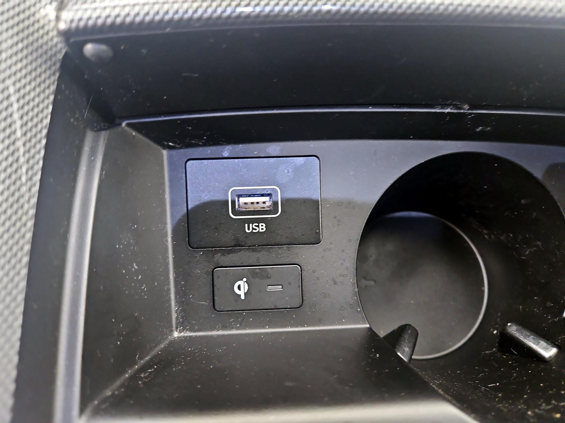 Thumbnail: 2023 Hyundai Santa Fe - 18