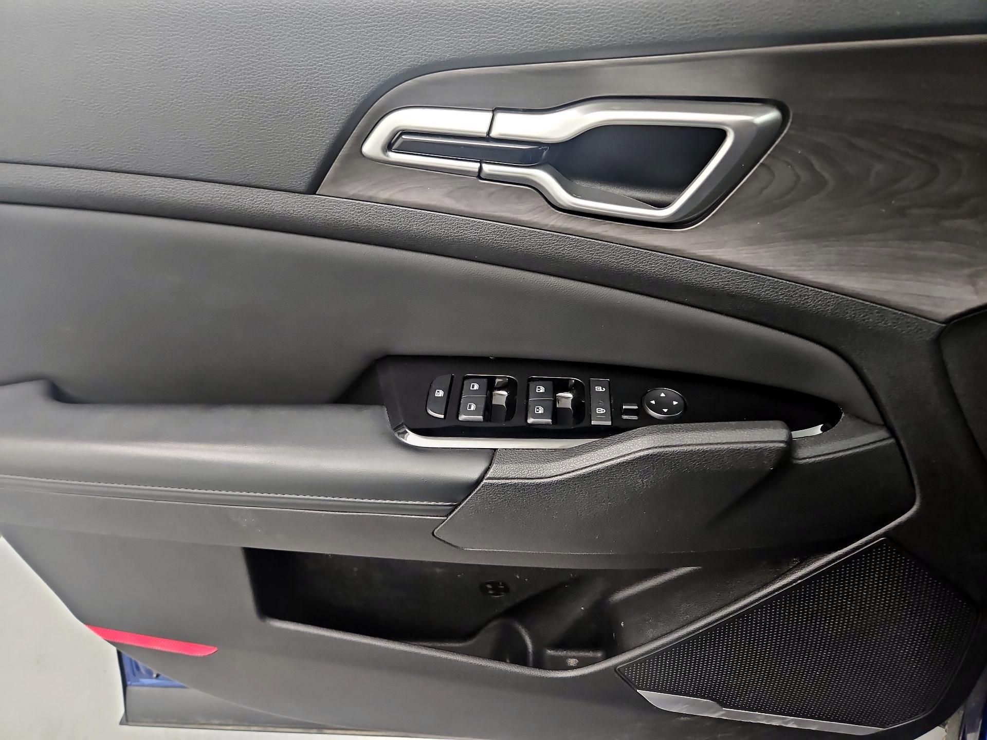 Thumbnail: 2023 Kia Sportage - 12