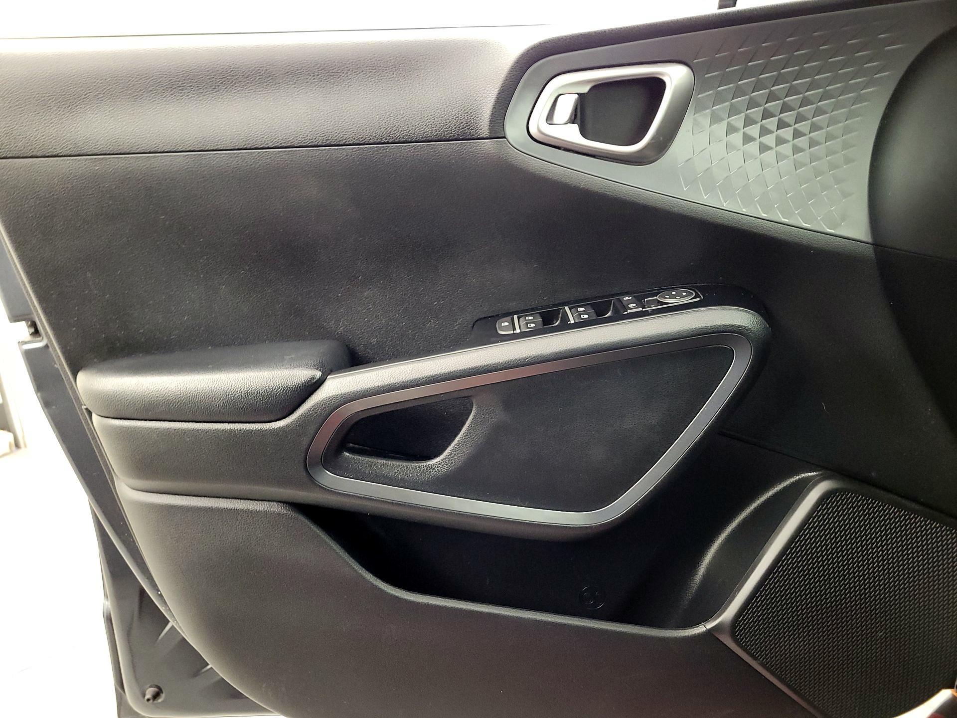 Thumbnail: 2020 Kia Soul - 12