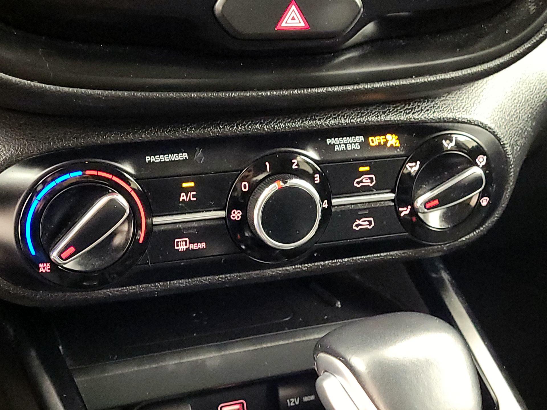 Thumbnail: 2020 Kia Soul - 16