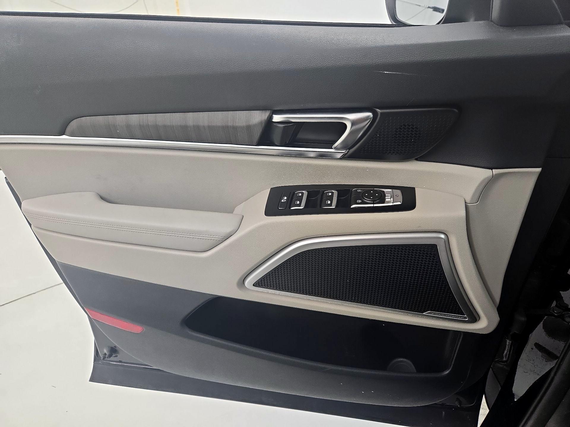 Thumbnail: 2023 Kia Telluride - 12