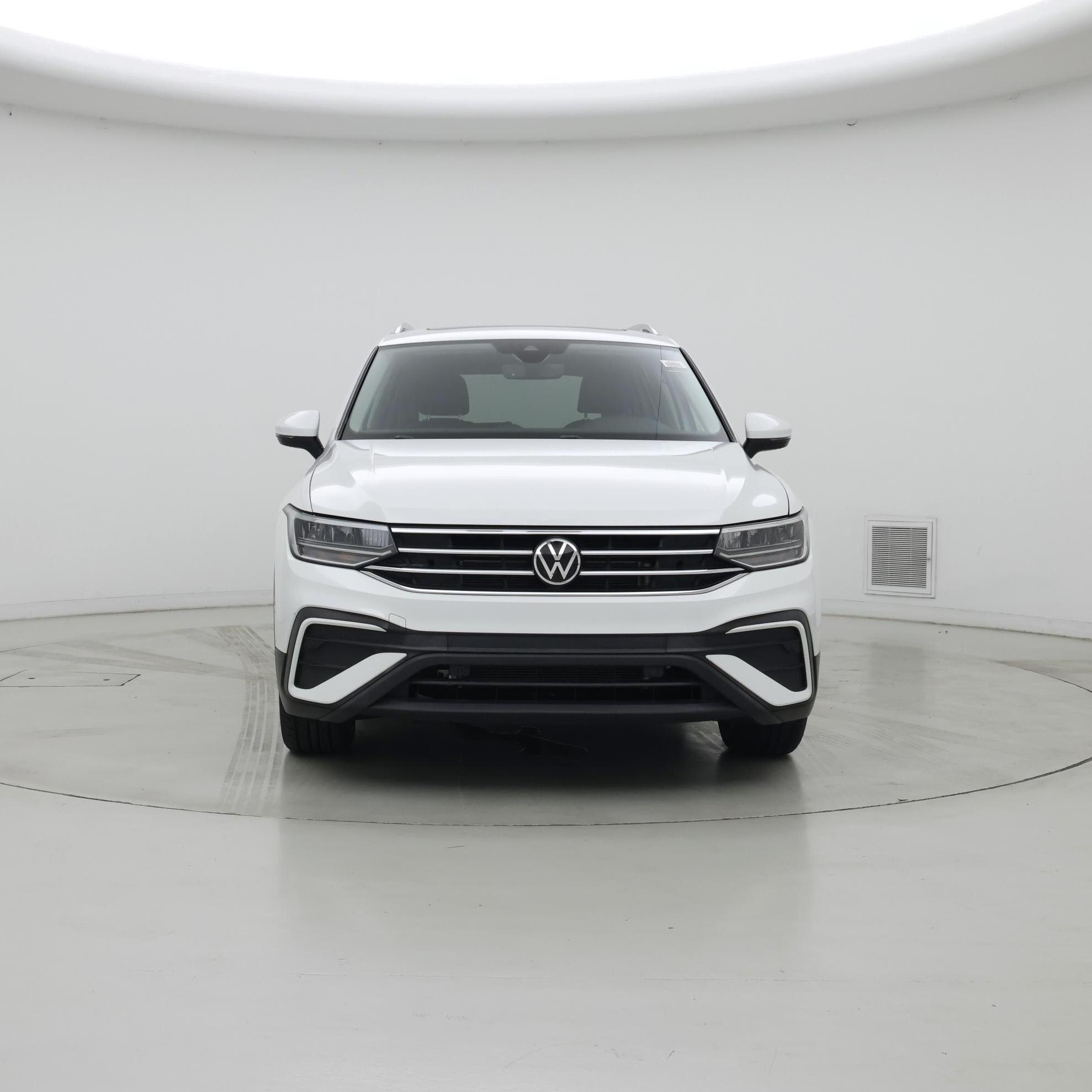 Thumbnail: 2022 Volkswagen Tiguan - 5