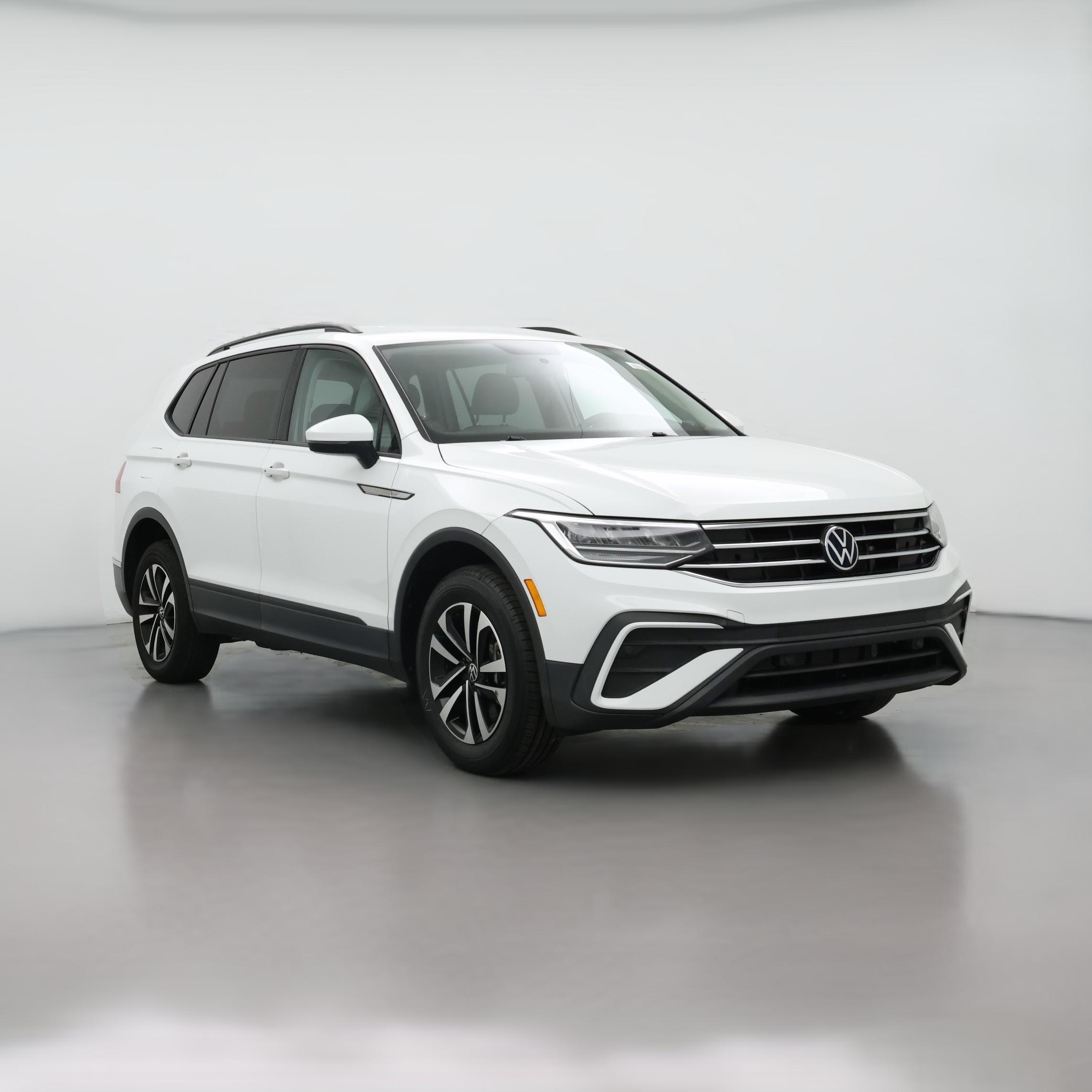 Thumbnail: 2022 Volkswagen Tiguan - 1