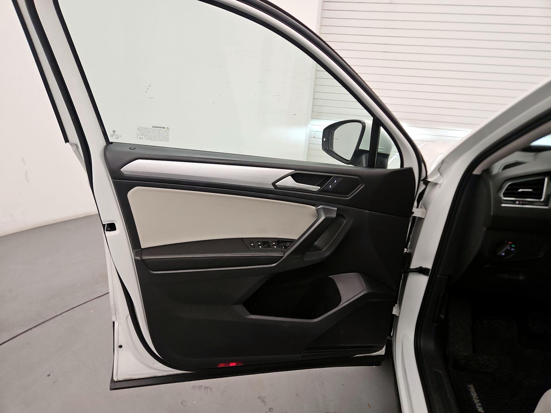 Thumbnail: 2022 Volkswagen Tiguan - 12