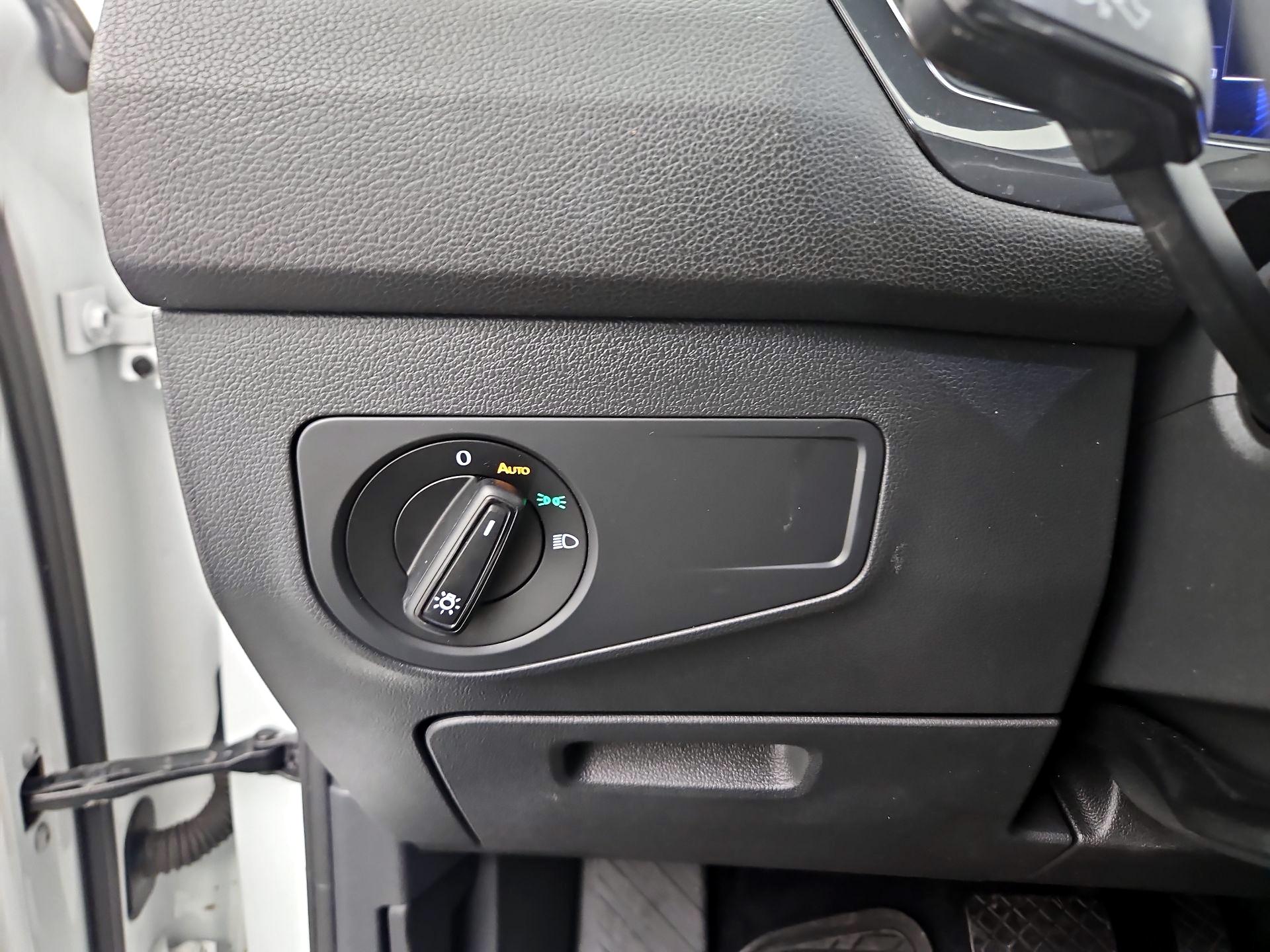 Thumbnail: 2022 Volkswagen Tiguan - 13