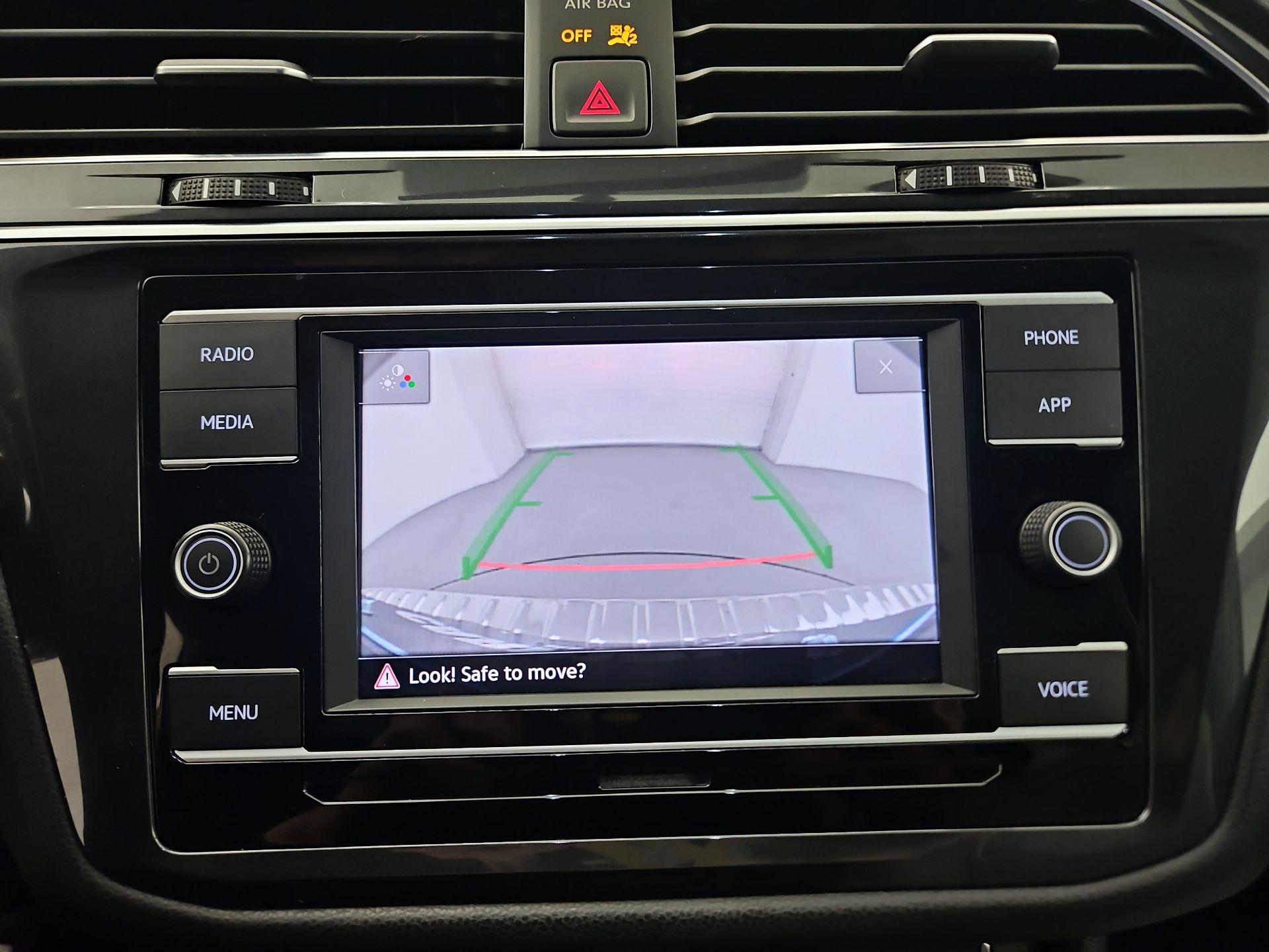 Thumbnail: 2022 Volkswagen Tiguan - 14