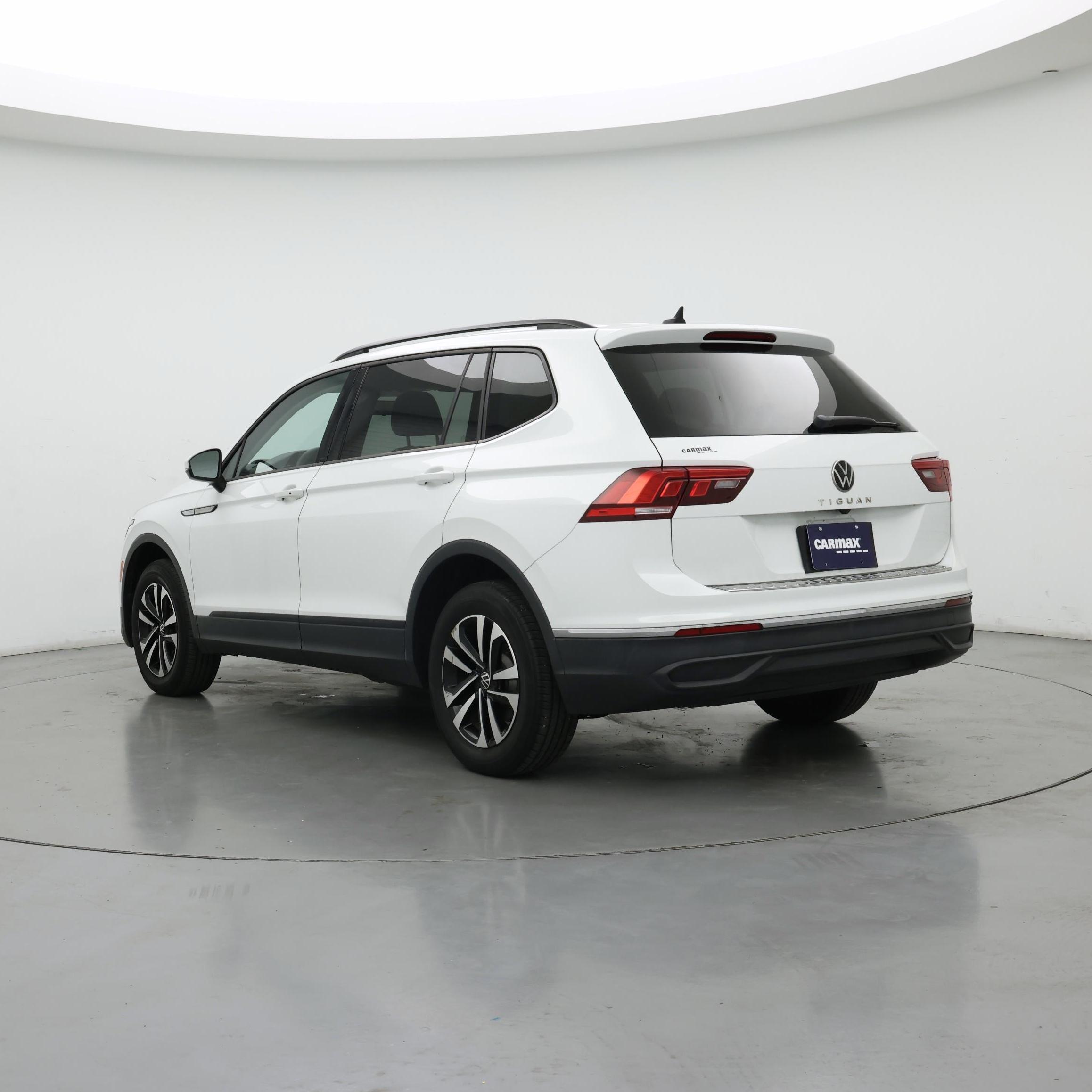 Thumbnail: 2022 Volkswagen Tiguan - 2