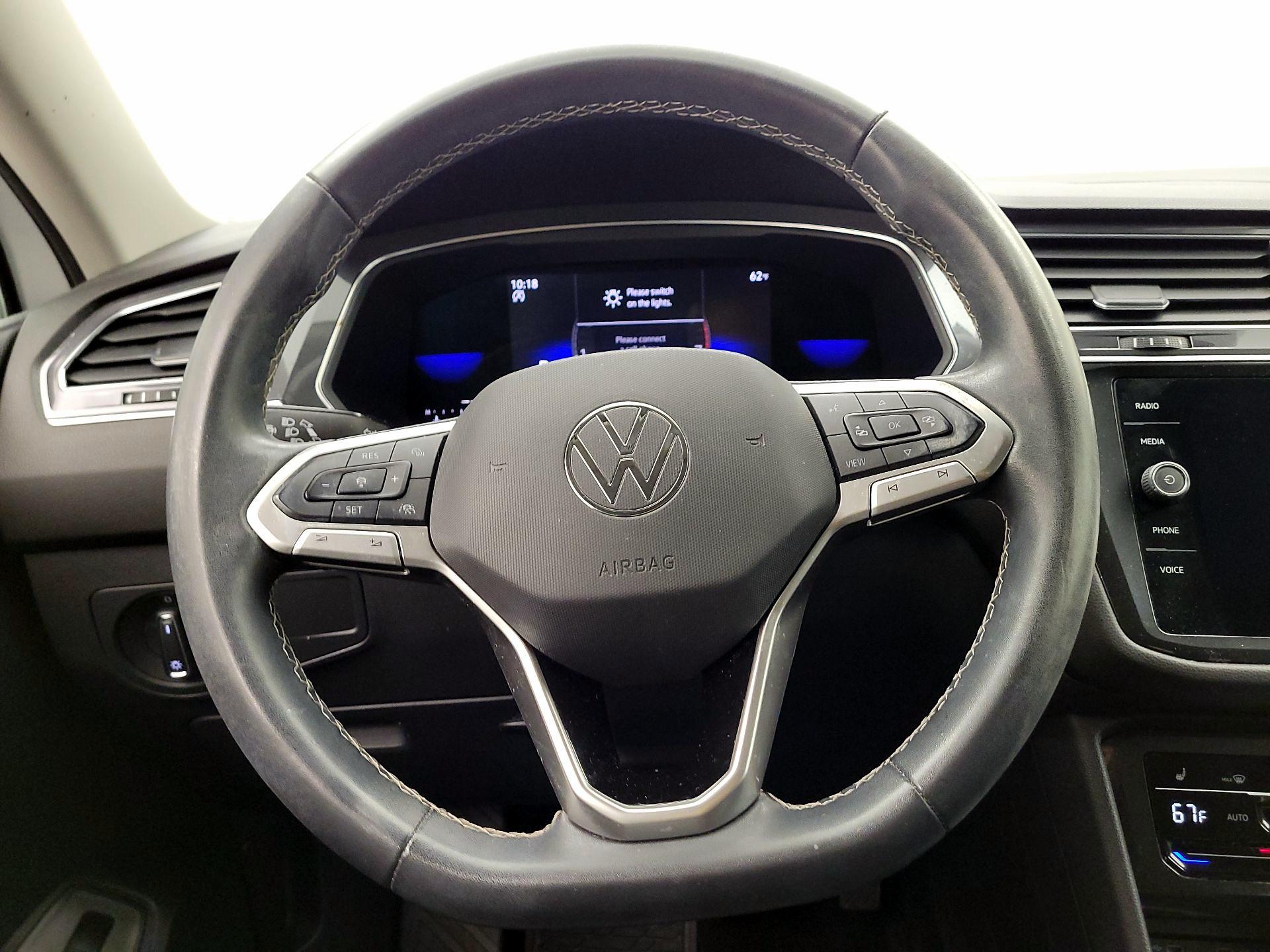 Thumbnail: 2022 Volkswagen Tiguan - 10