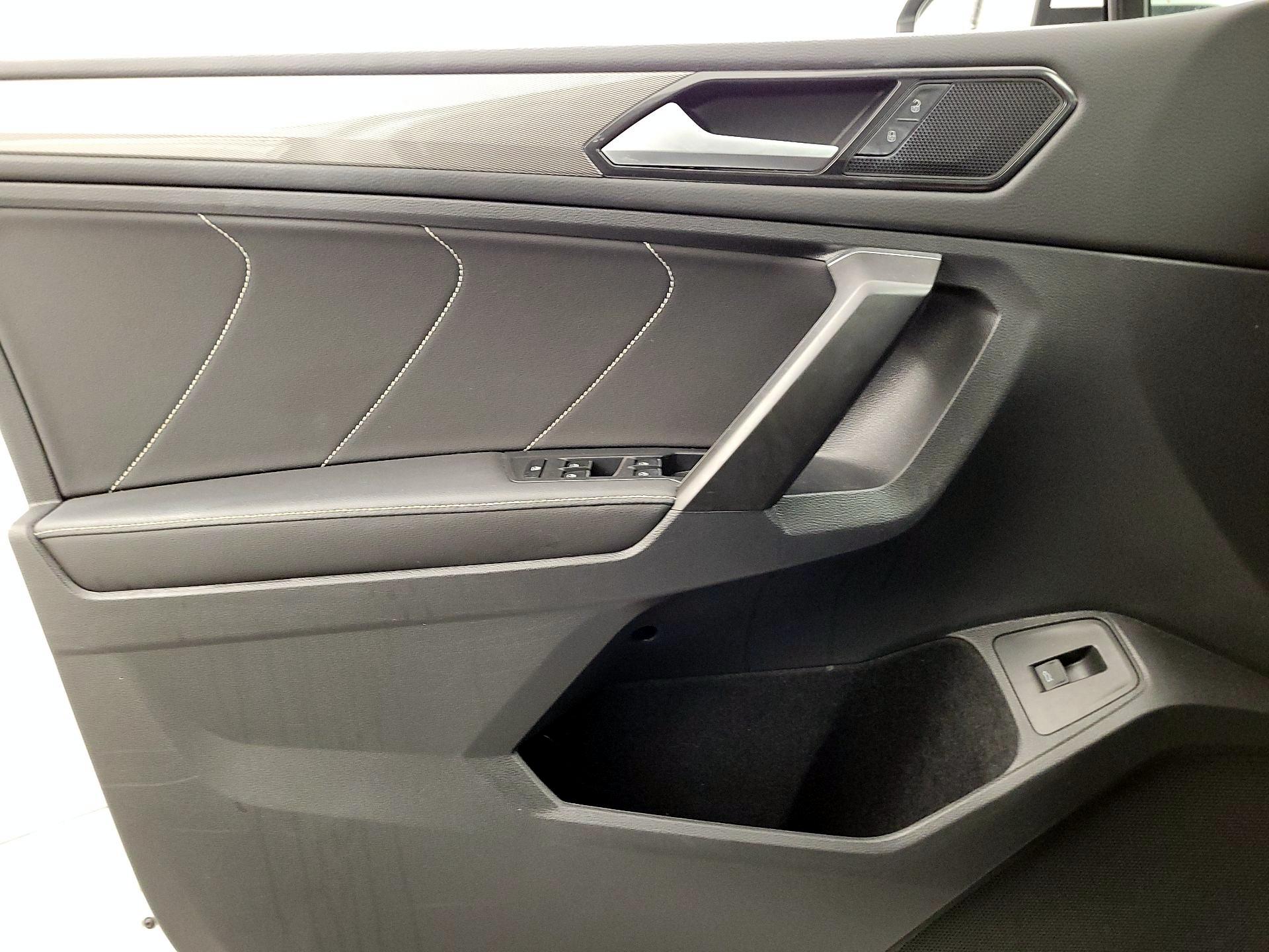 Thumbnail: 2022 Volkswagen Tiguan - 12