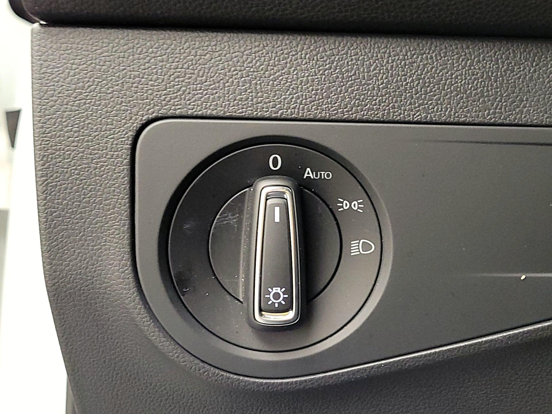 Thumbnail: 2022 Volkswagen Tiguan - 13