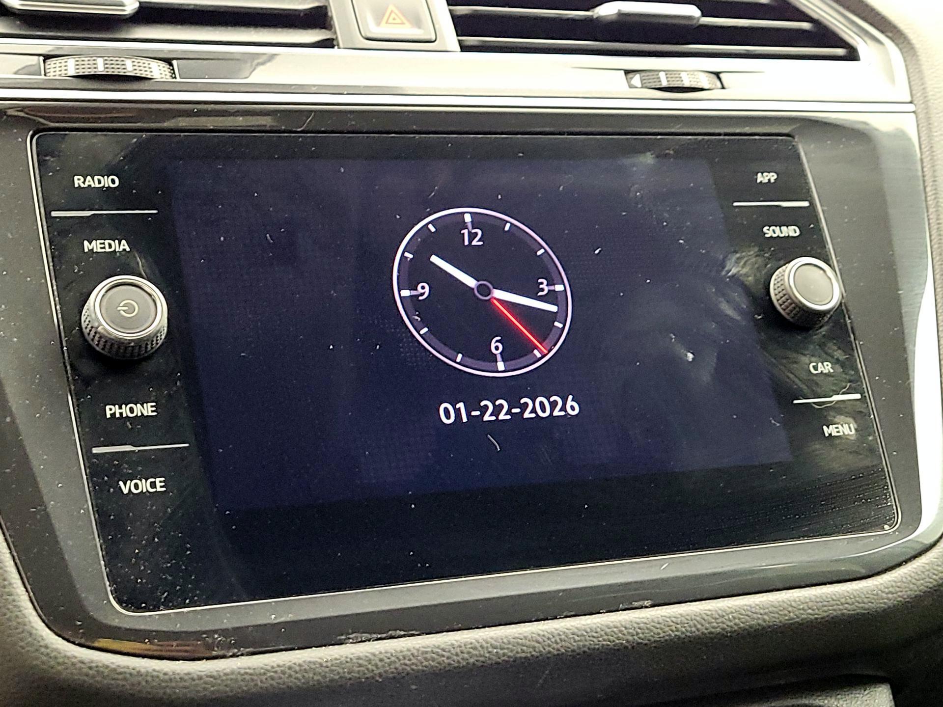 Thumbnail: 2022 Volkswagen Tiguan - 15