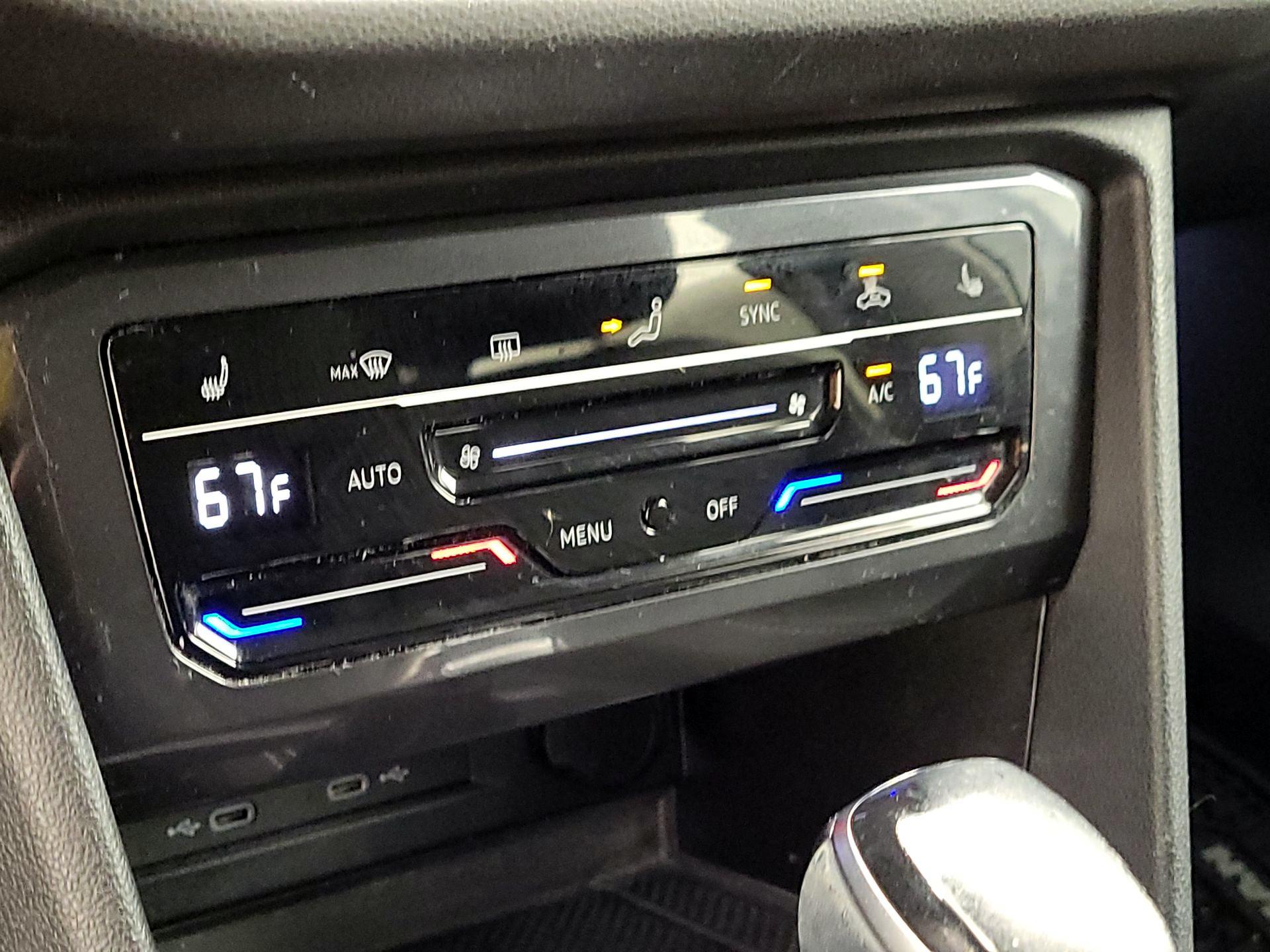 Thumbnail: 2022 Volkswagen Tiguan - 16