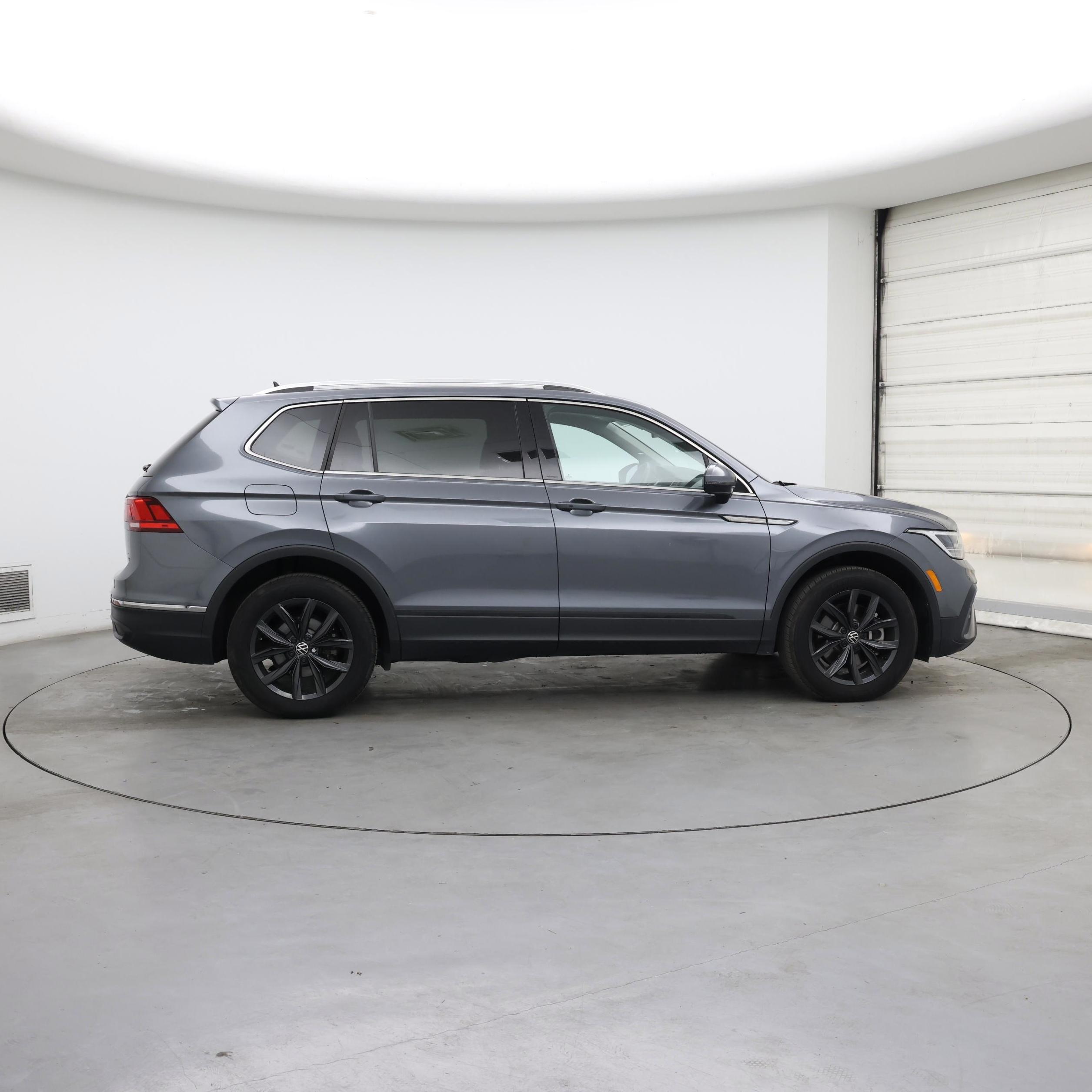 Thumbnail: 2024 Volkswagen Tiguan - 7