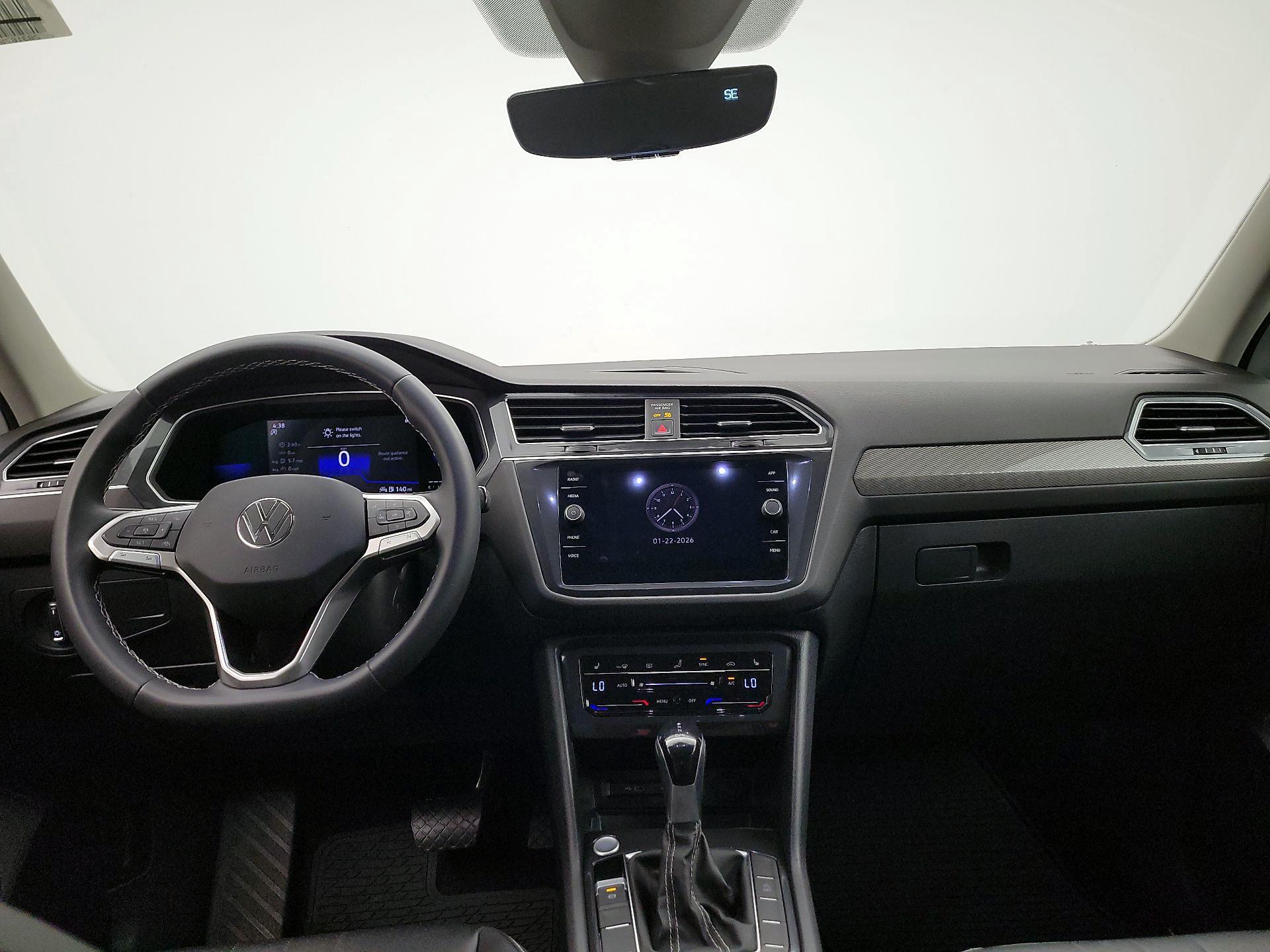 Thumbnail: 2022 Volkswagen Tiguan - 9