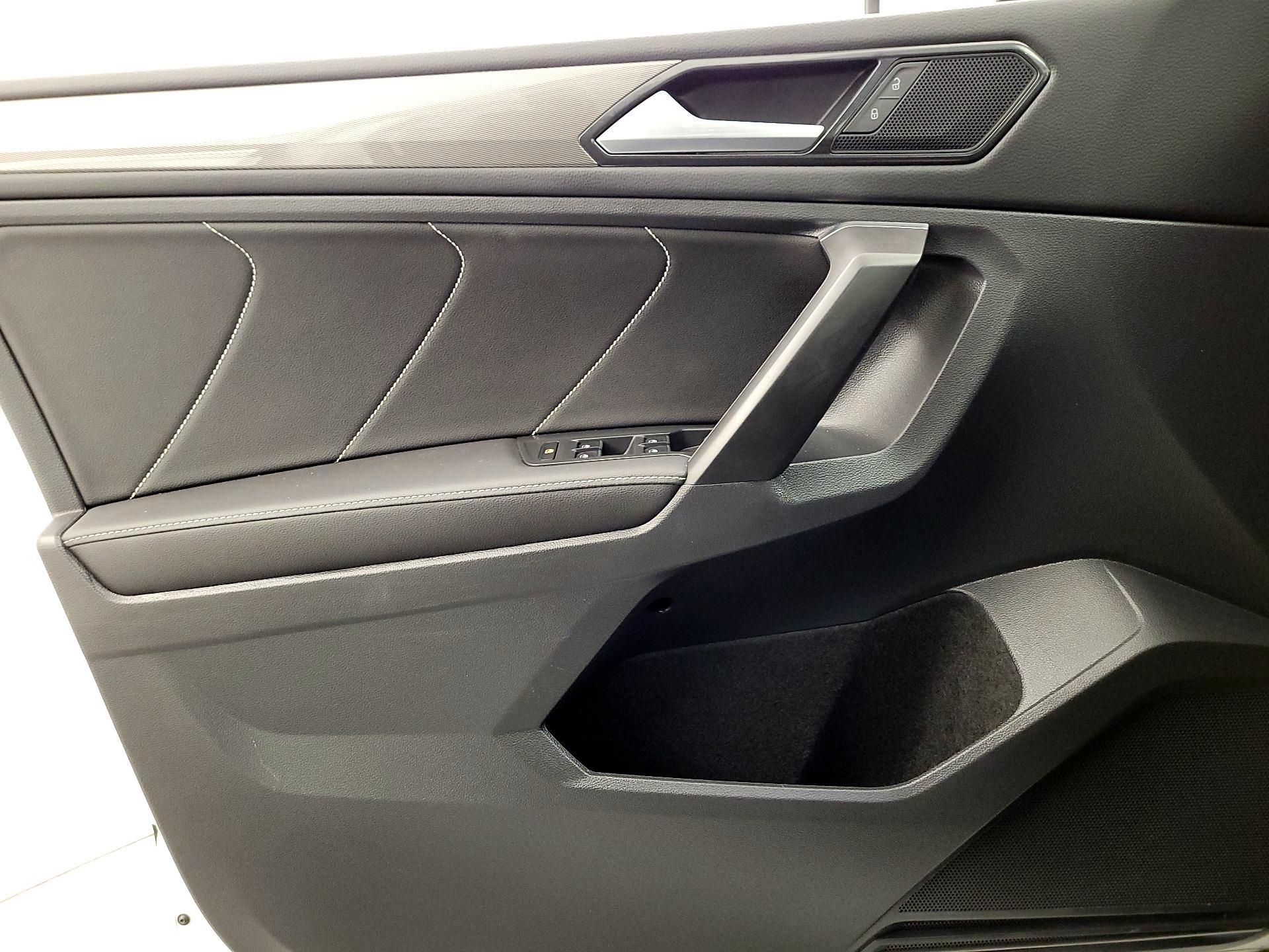 Thumbnail: 2022 Volkswagen Tiguan - 12