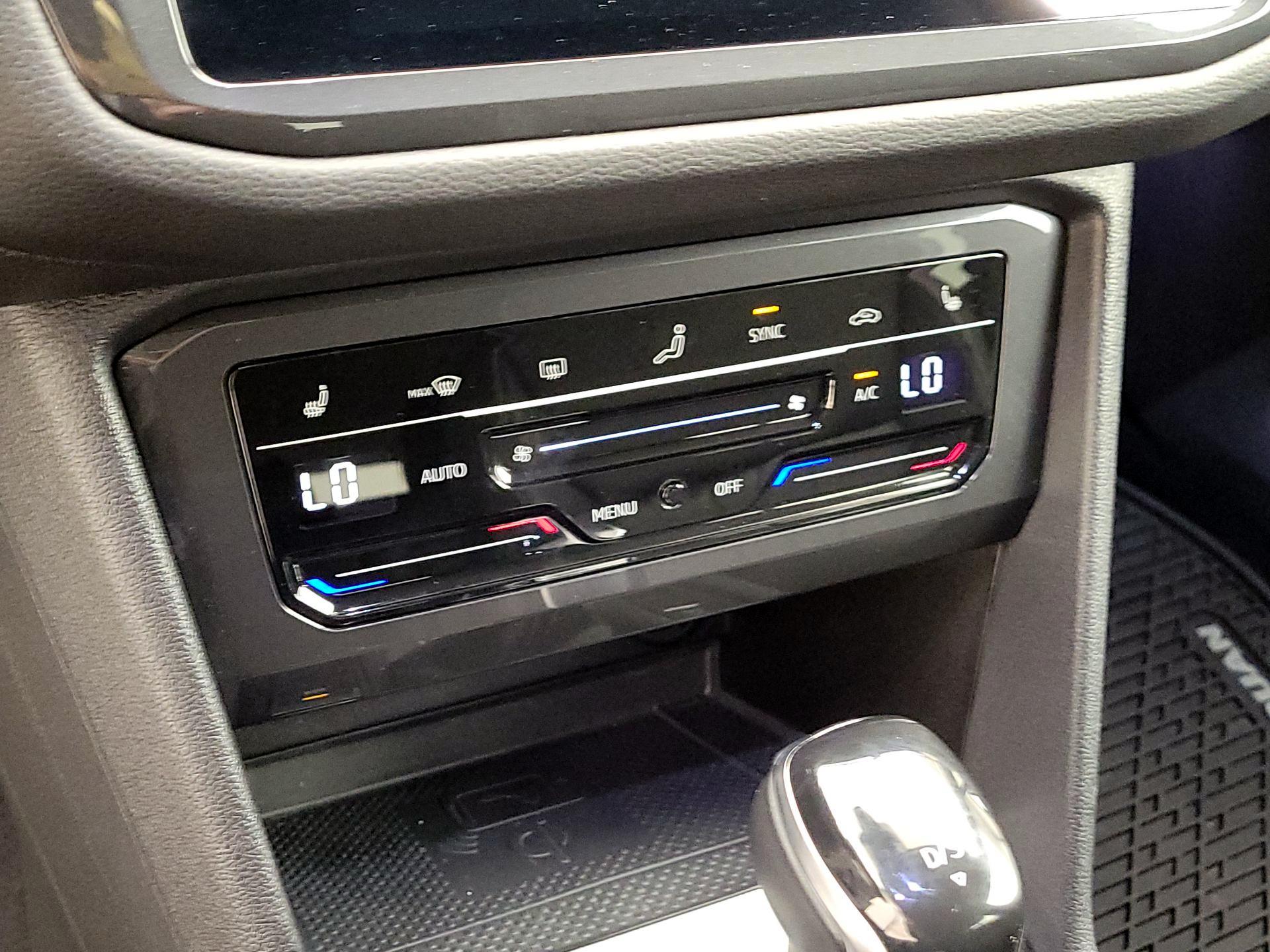 Thumbnail: 2022 Volkswagen Tiguan - 16