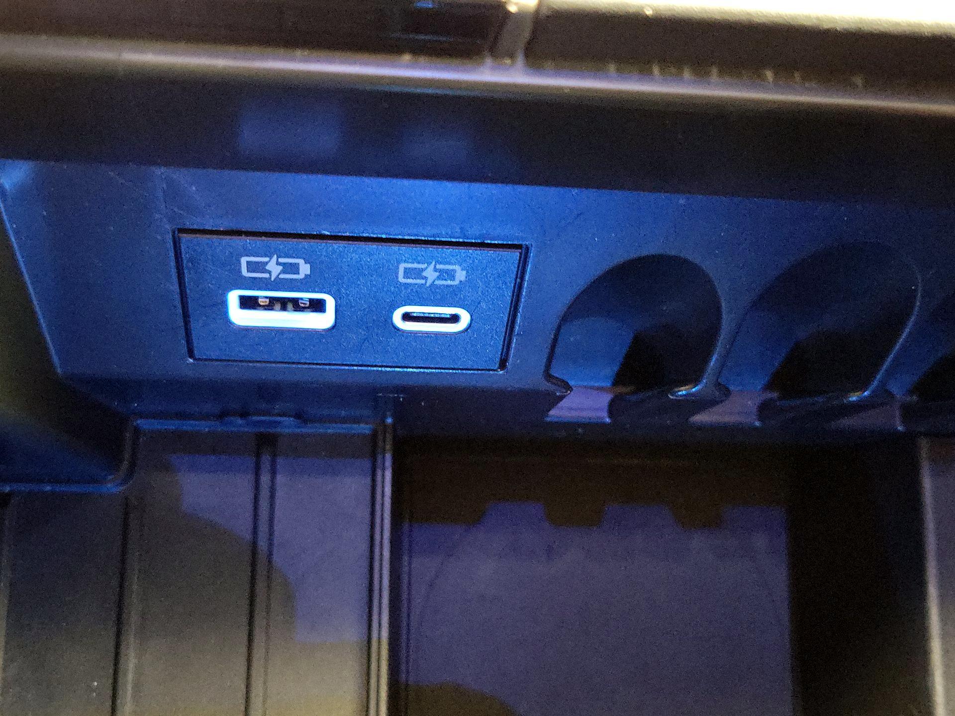 Thumbnail: 2023 Toyota Tundra - 18