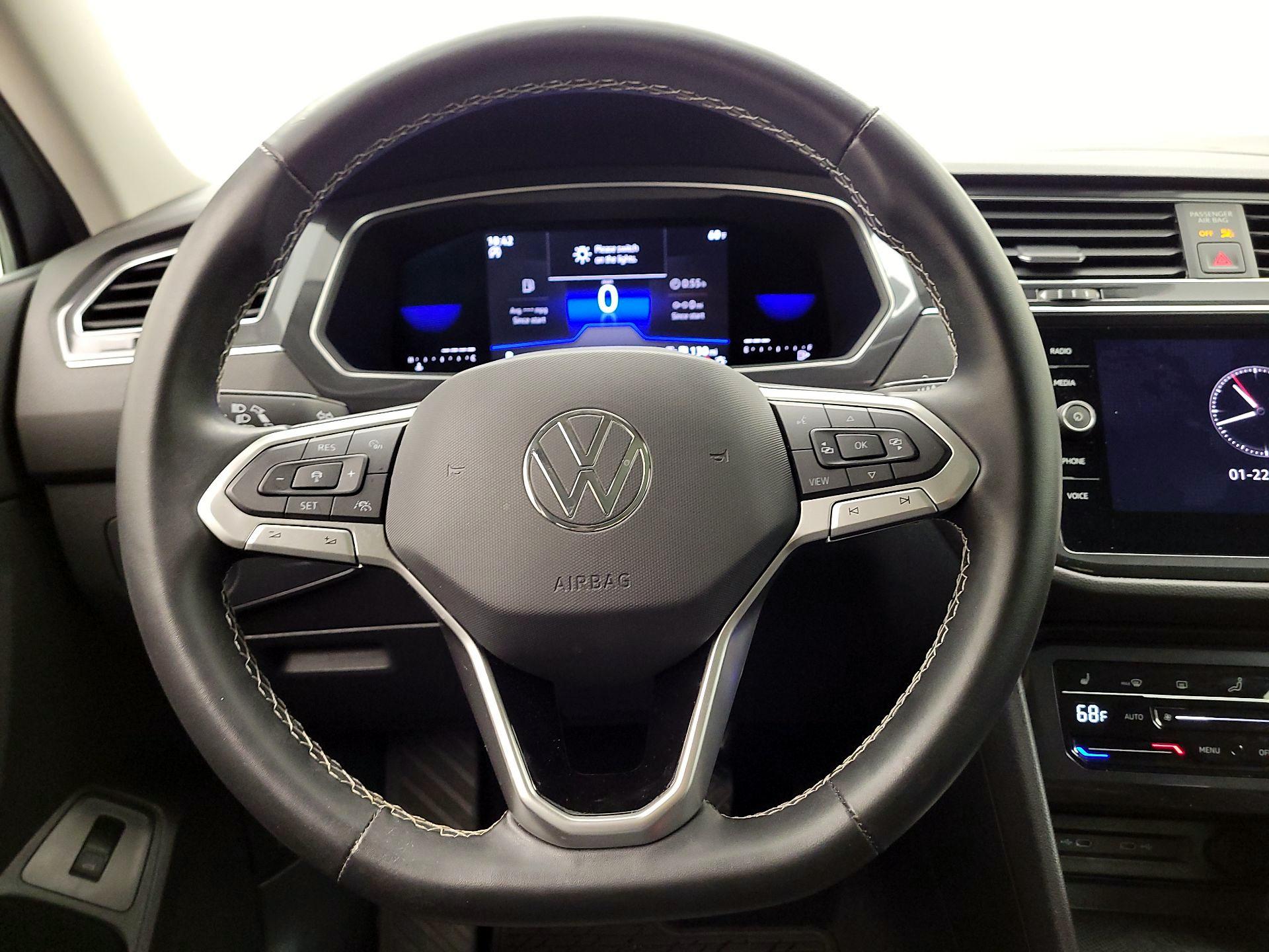 Thumbnail: 2022 Volkswagen Tiguan - 10