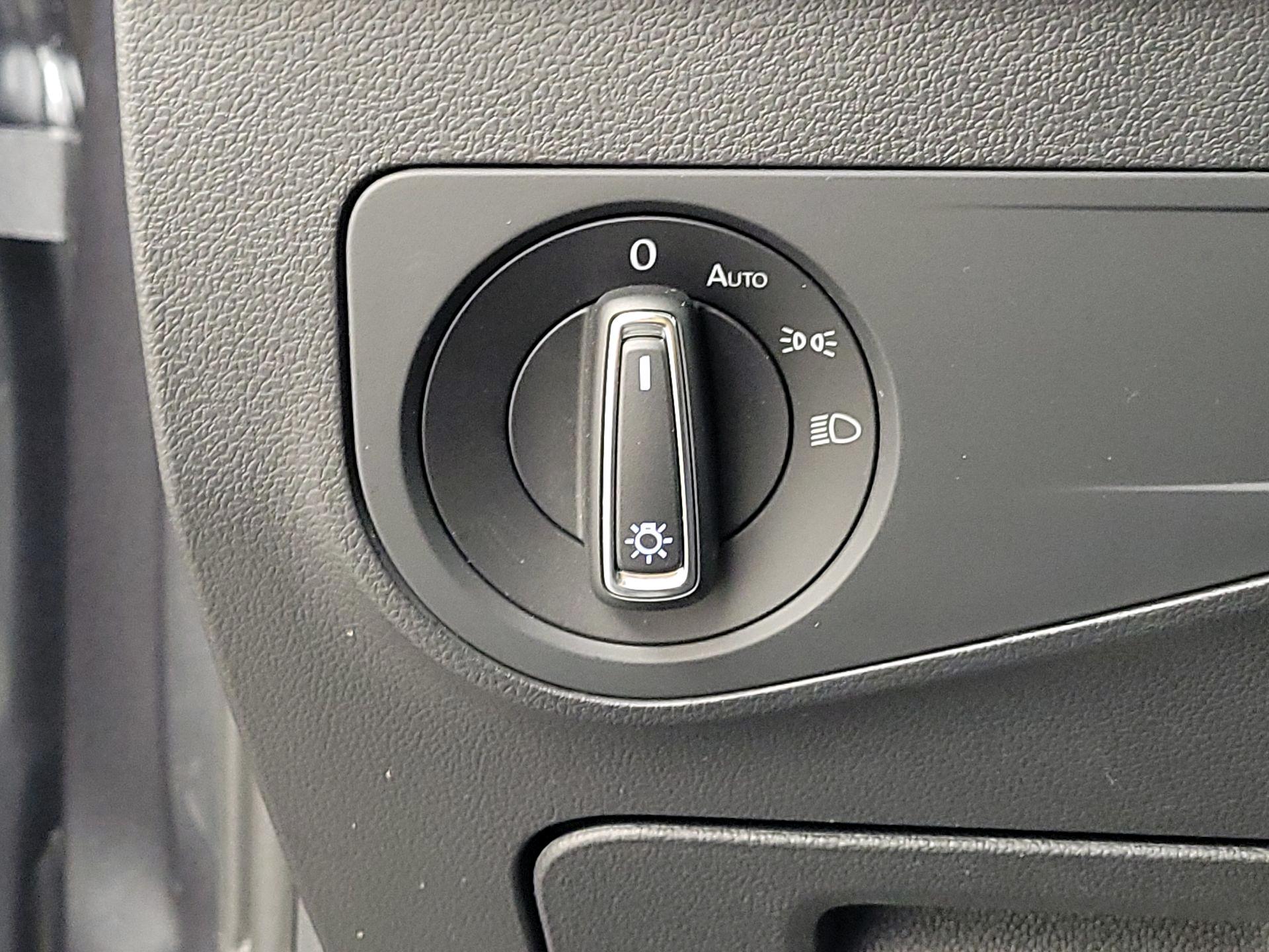 Thumbnail: 2022 Volkswagen Tiguan - 13