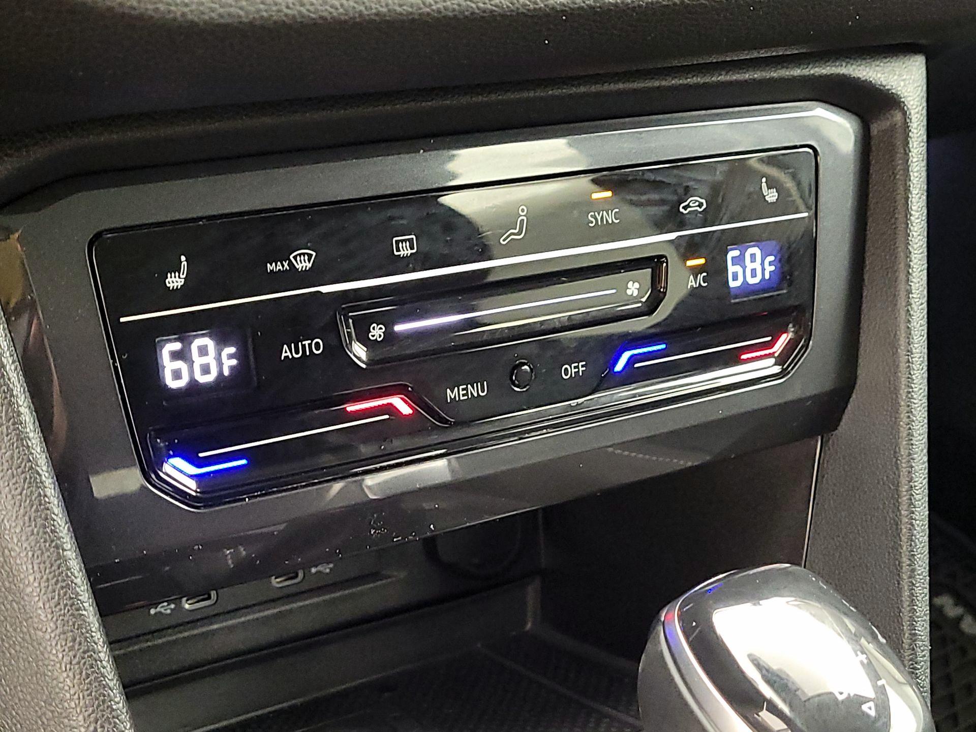 Thumbnail: 2022 Volkswagen Tiguan - 16