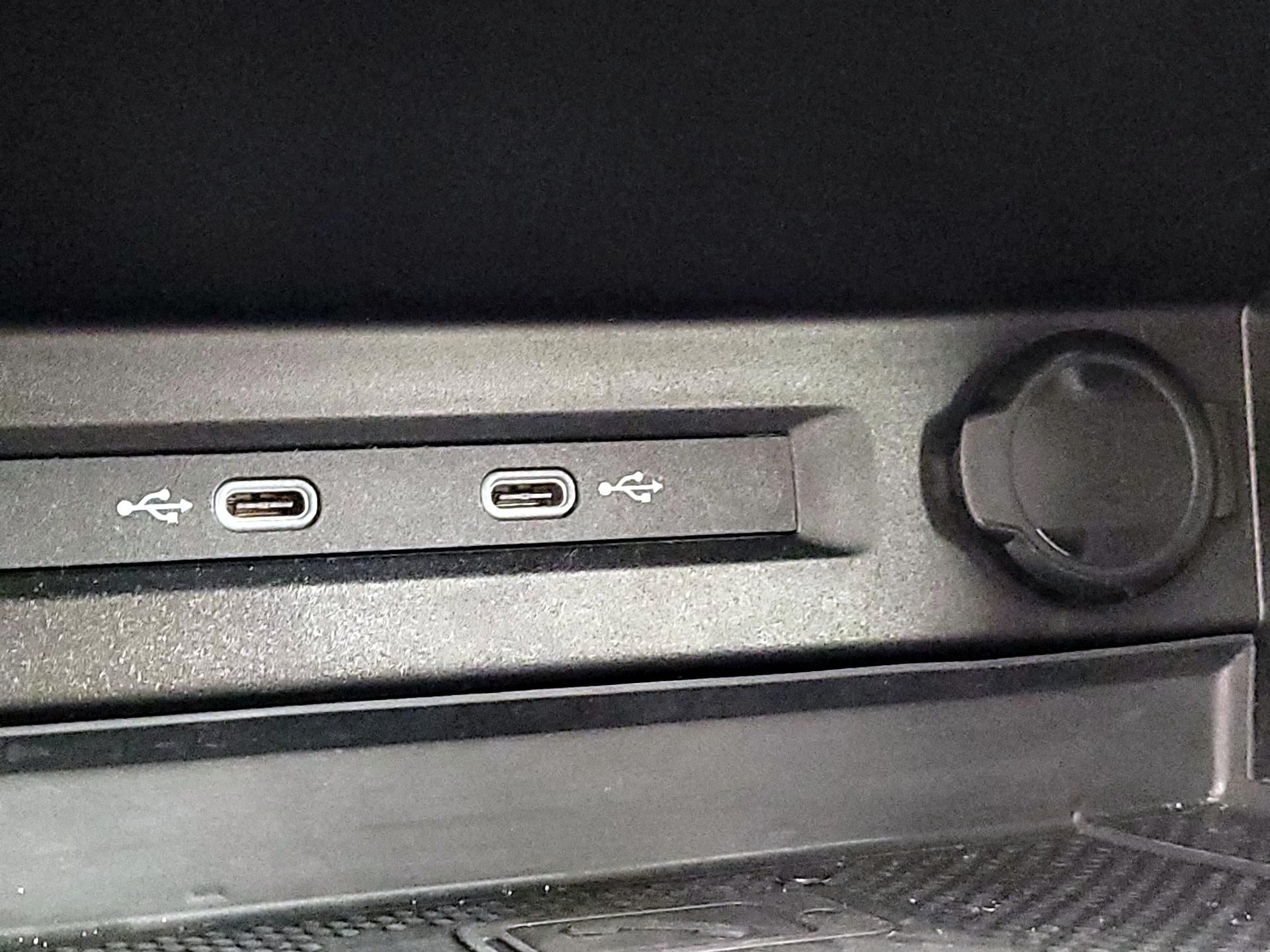 Thumbnail: 2022 Volkswagen Tiguan - 18