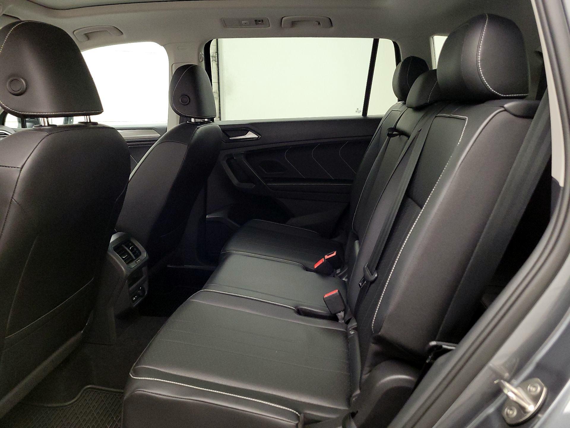 Thumbnail: 2022 Volkswagen Tiguan - 19