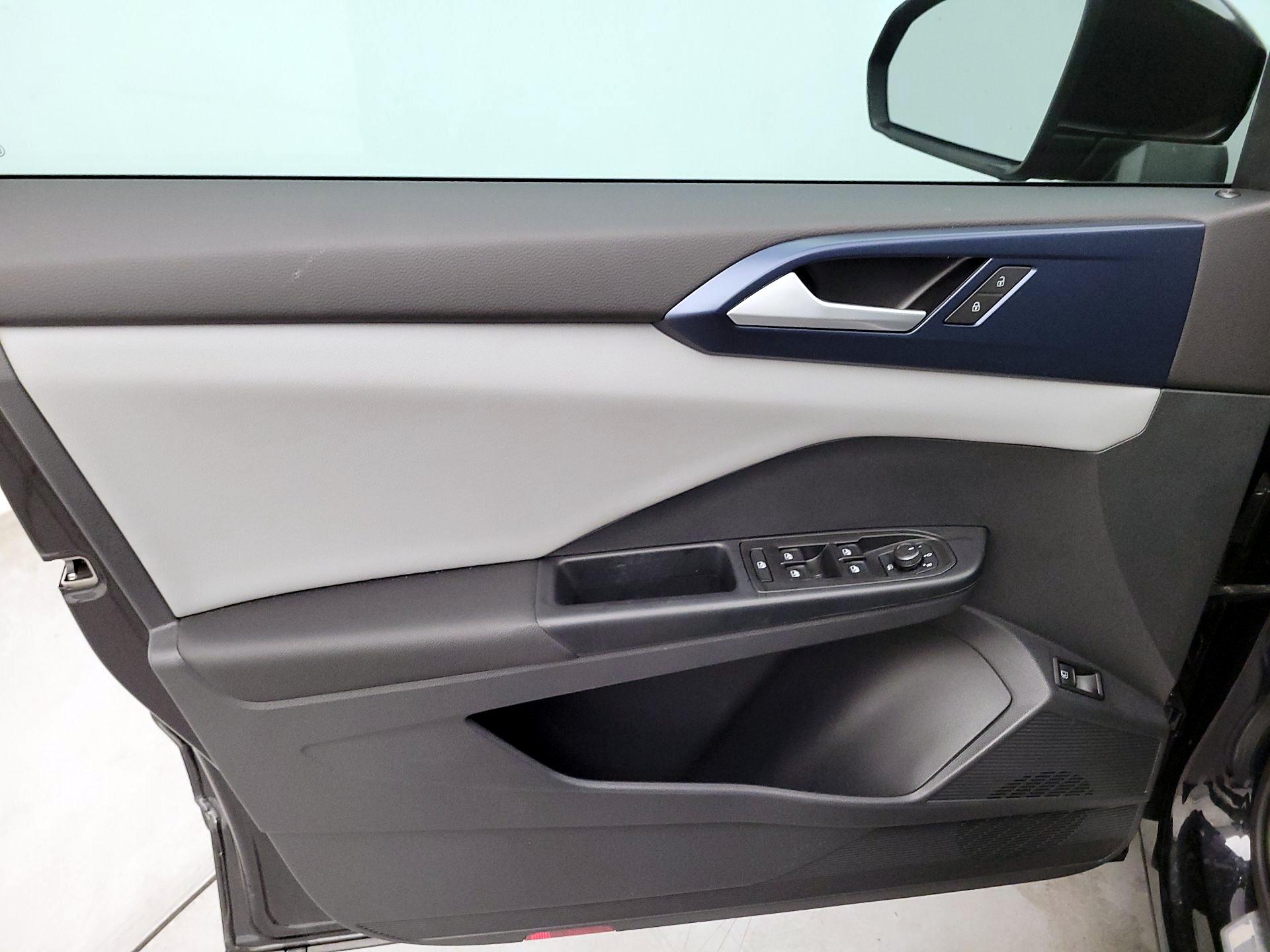 Thumbnail: 2023 Volkswagen Taos - 12